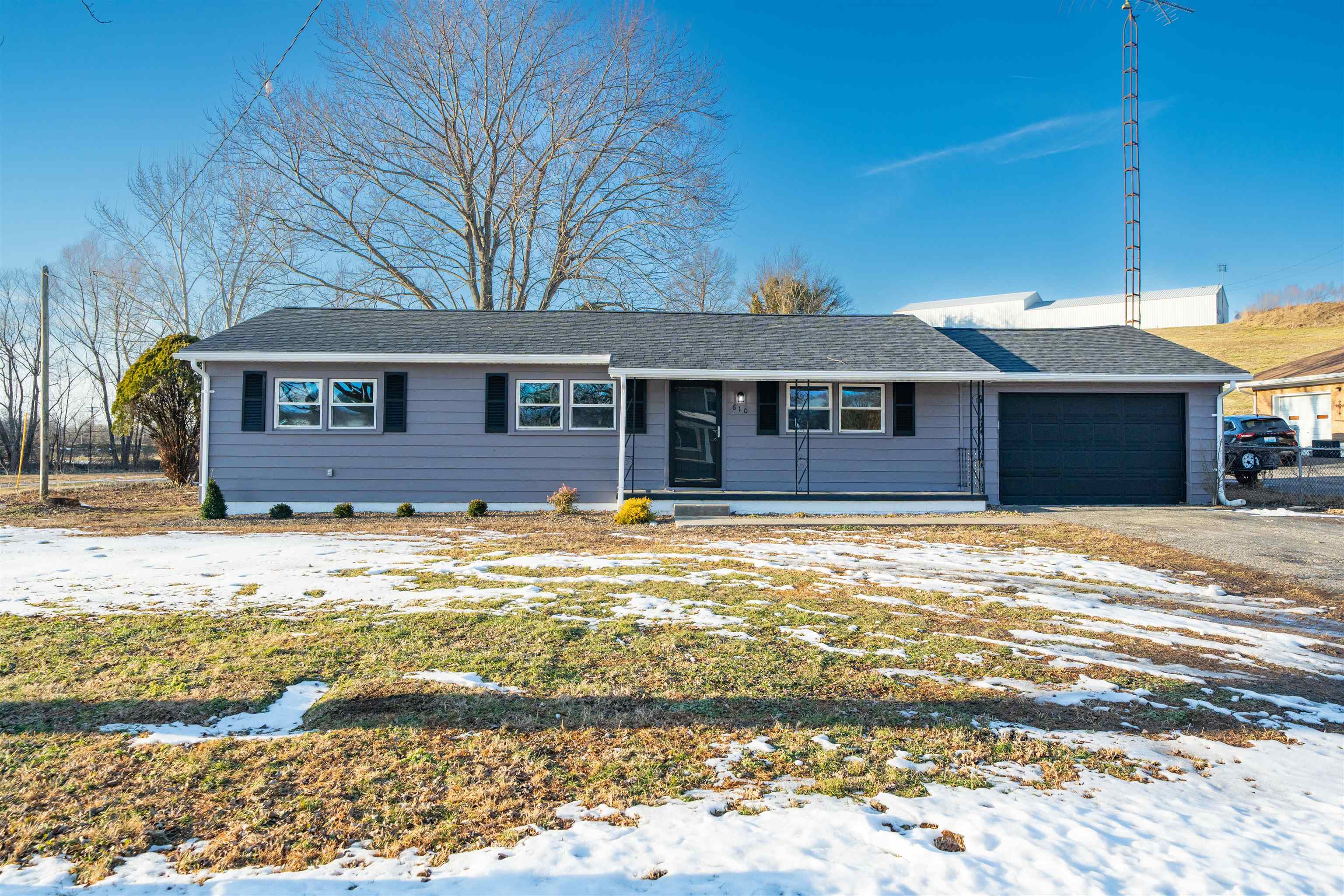 610 W 1st St, Calhoun, Kentucky 42327, 3 Bedrooms Bedrooms, ,1 BathroomBathrooms,Single Family Residence,For Sale,W 1st St,94076