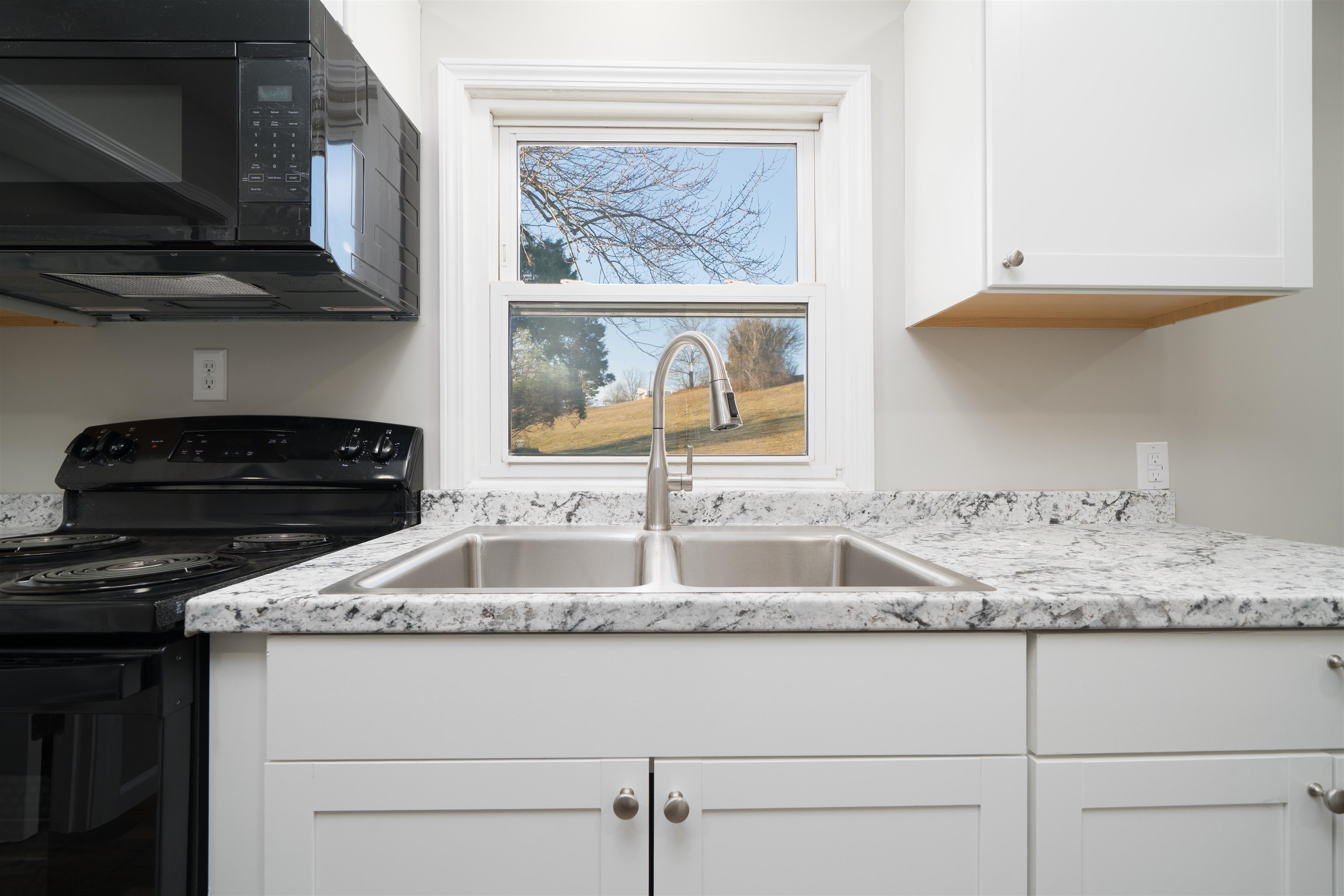 610 W 1st St, Calhoun, Kentucky 42327, 3 Bedrooms Bedrooms, ,1 BathroomBathrooms,Single Family Residence,For Sale,W 1st St,94076