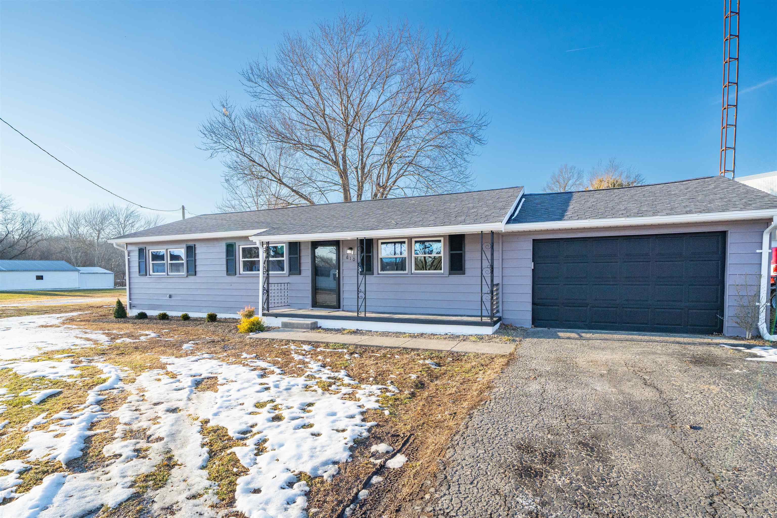 610 W 1st St, Calhoun, Kentucky 42327, 3 Bedrooms Bedrooms, ,1 BathroomBathrooms,Single Family Residence,For Sale,W 1st St,94076