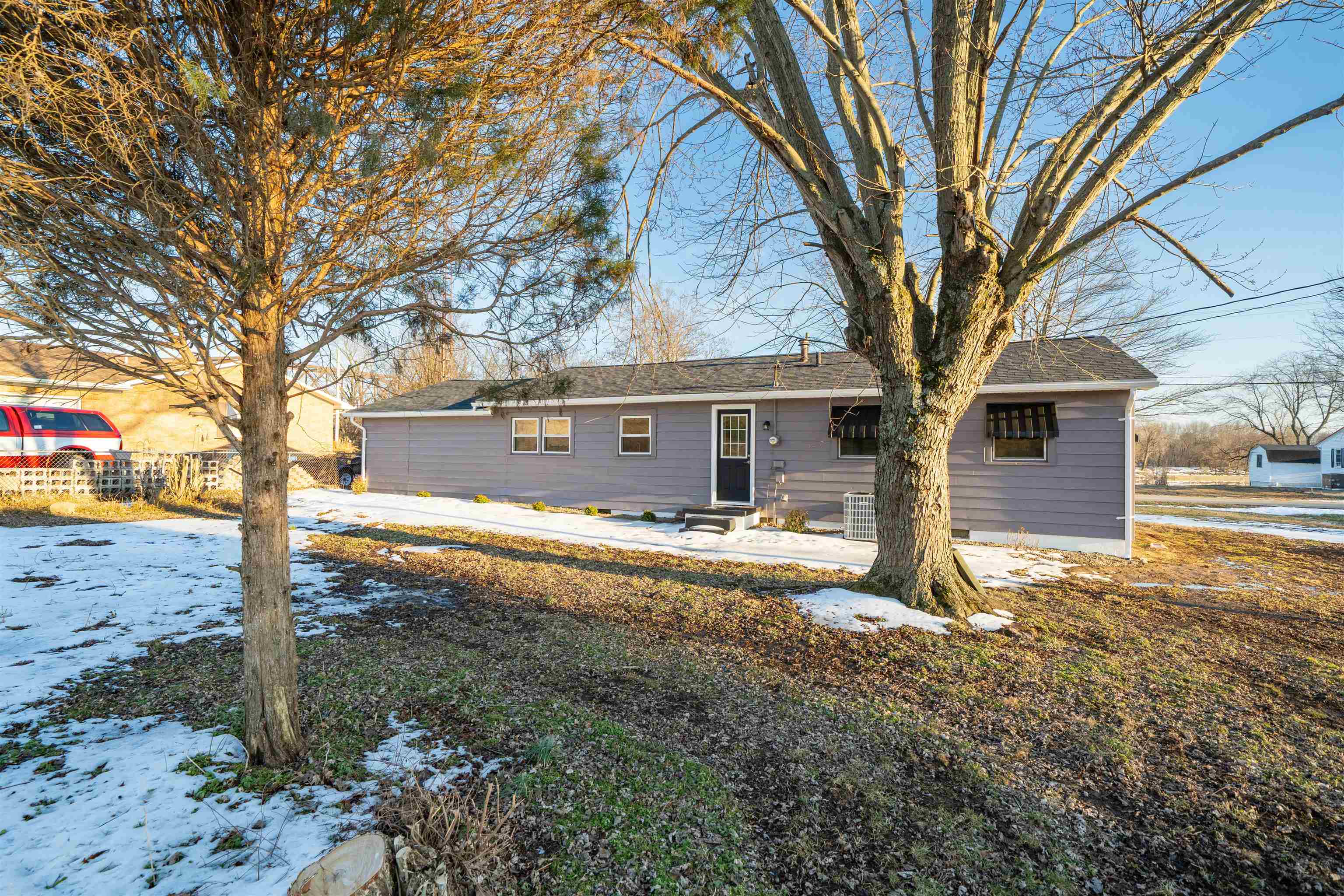 610 W 1st St, Calhoun, Kentucky 42327, 3 Bedrooms Bedrooms, ,1 BathroomBathrooms,Single Family Residence,For Sale,W 1st St,94076