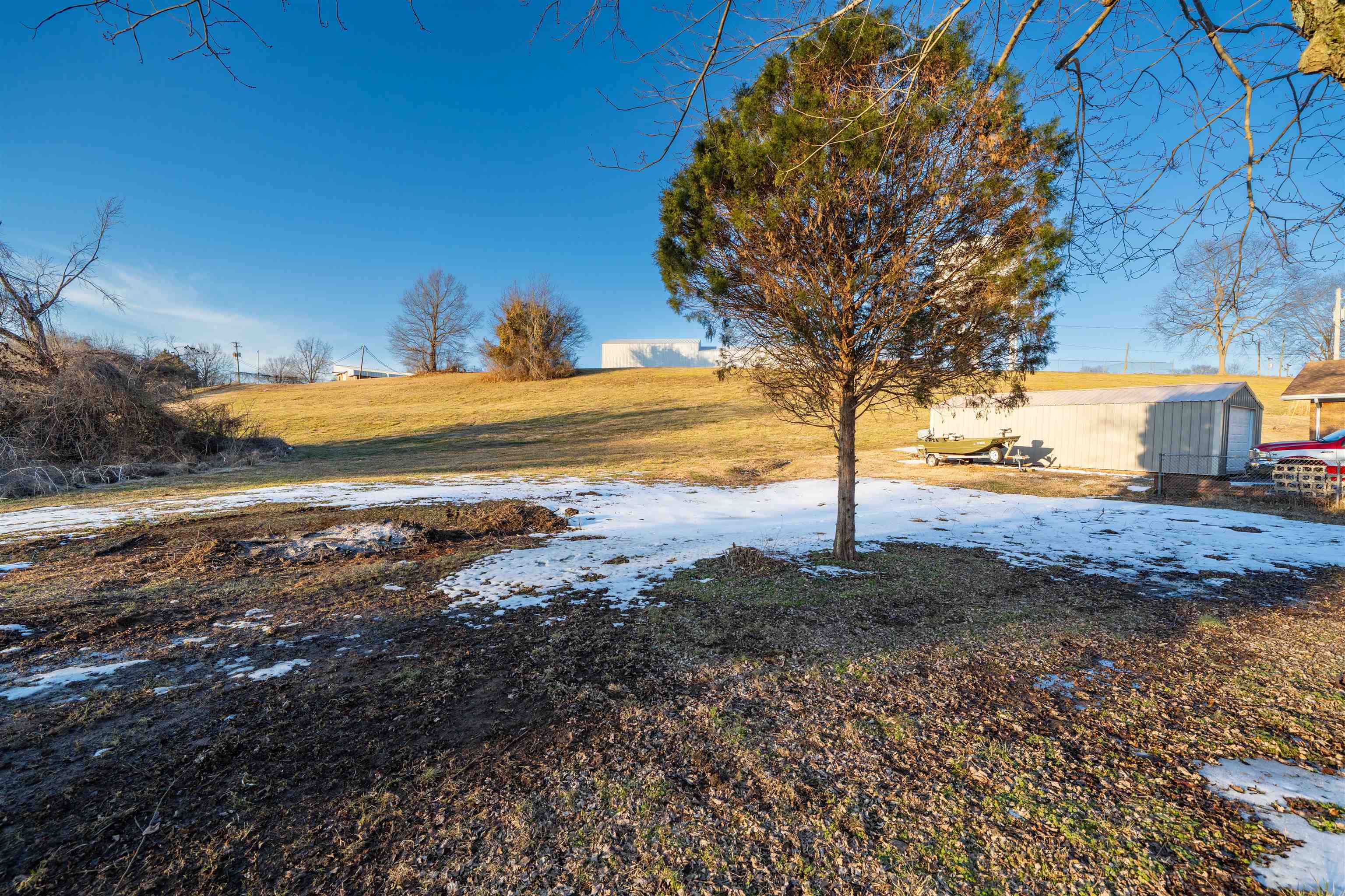 610 W 1st St, Calhoun, Kentucky 42327, 3 Bedrooms Bedrooms, ,1 BathroomBathrooms,Single Family Residence,For Sale,W 1st St,94076