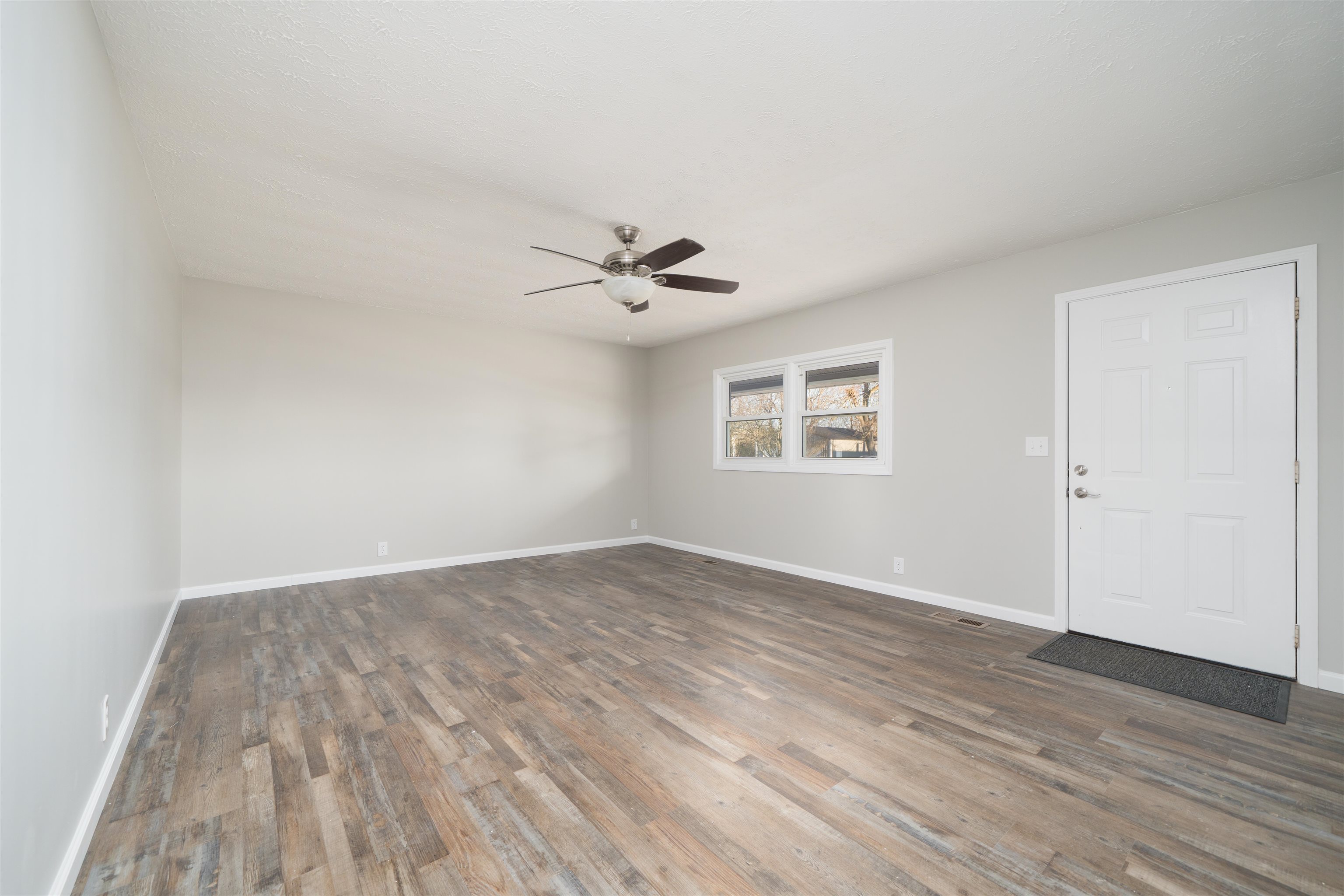 610 W 1st St, Calhoun, Kentucky 42327, 3 Bedrooms Bedrooms, ,1 BathroomBathrooms,Single Family Residence,For Sale,W 1st St,94076