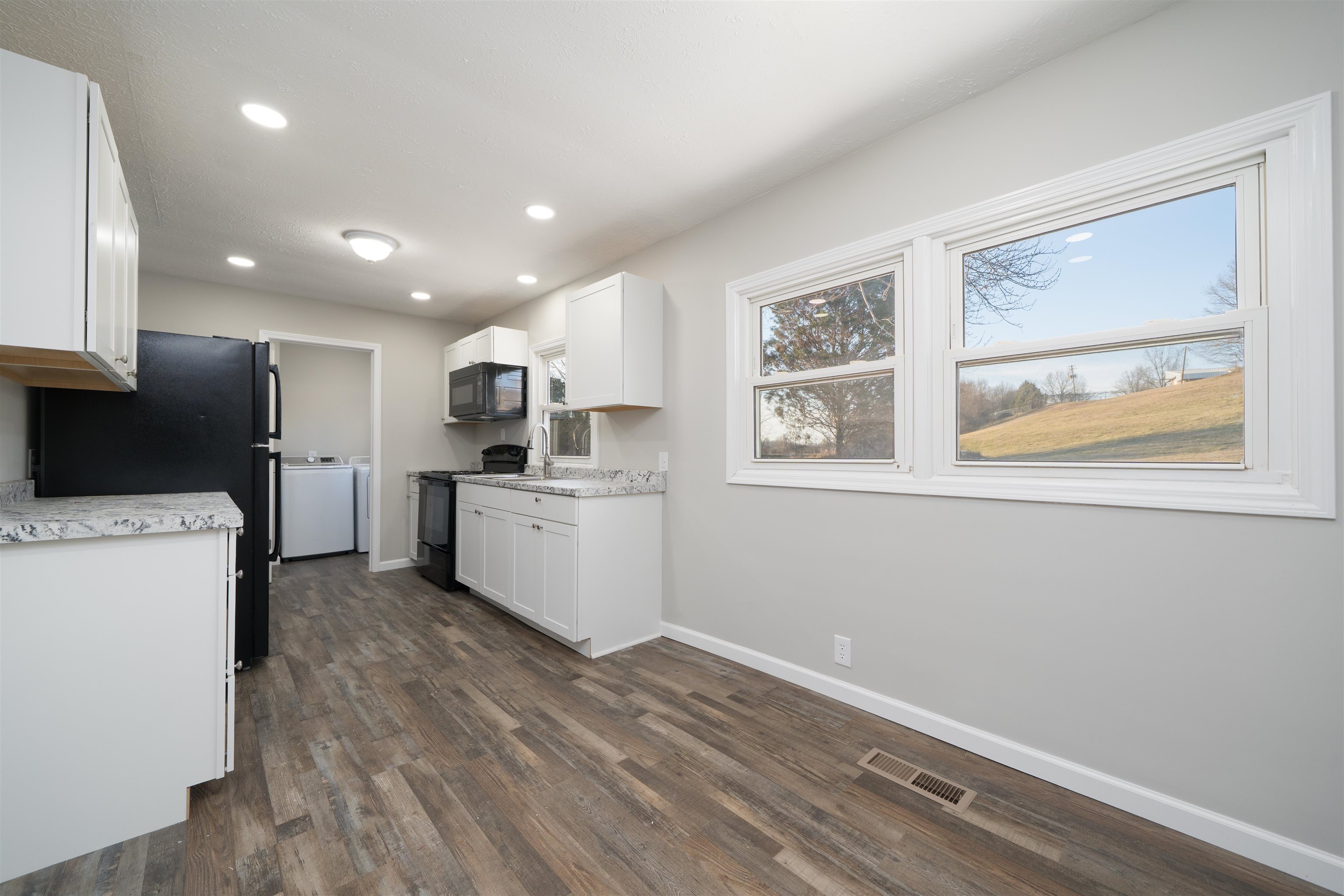 610 W 1st St, Calhoun, Kentucky 42327, 3 Bedrooms Bedrooms, ,1 BathroomBathrooms,Single Family Residence,For Sale,W 1st St,94076