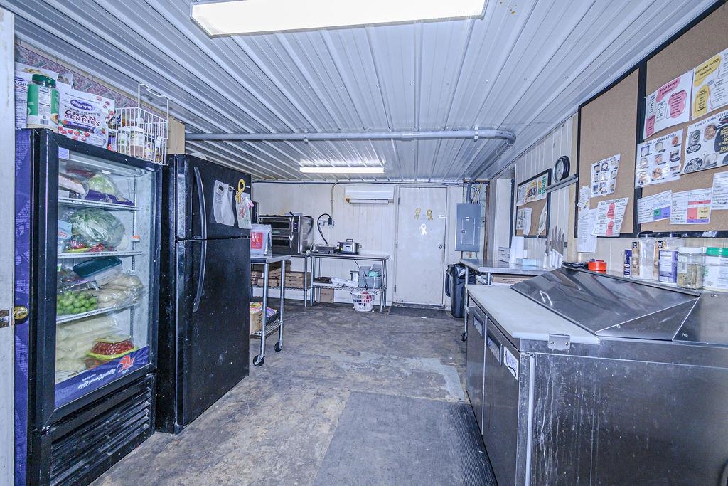 140 Main St., Calhoun, Kentucky 42327, ,Mixed Use,For Sale,Main St.,94083