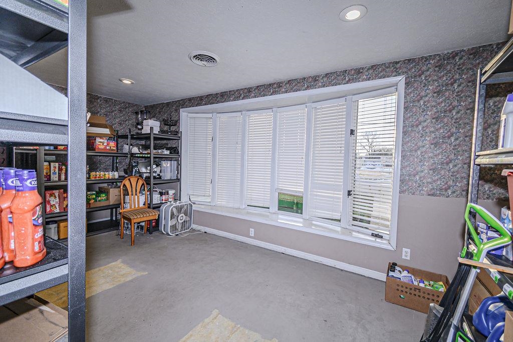 140 Main St., Calhoun, Kentucky 42327, ,Mixed Use,For Sale,Main St.,94083