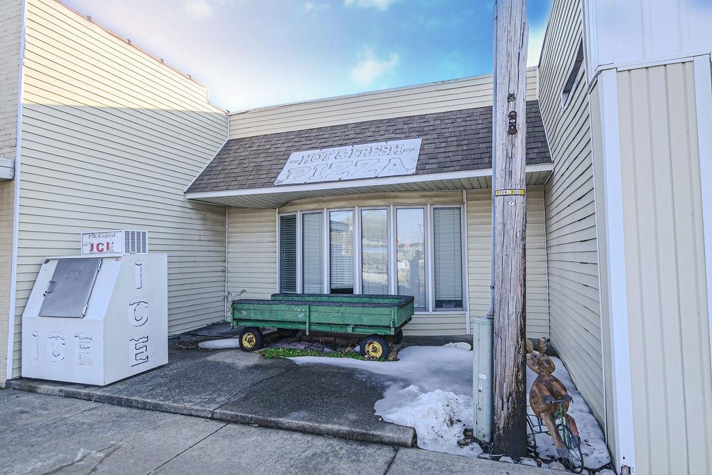 140 Main St., Calhoun, Kentucky 42327, ,Mixed Use,For Sale,Main St.,94083