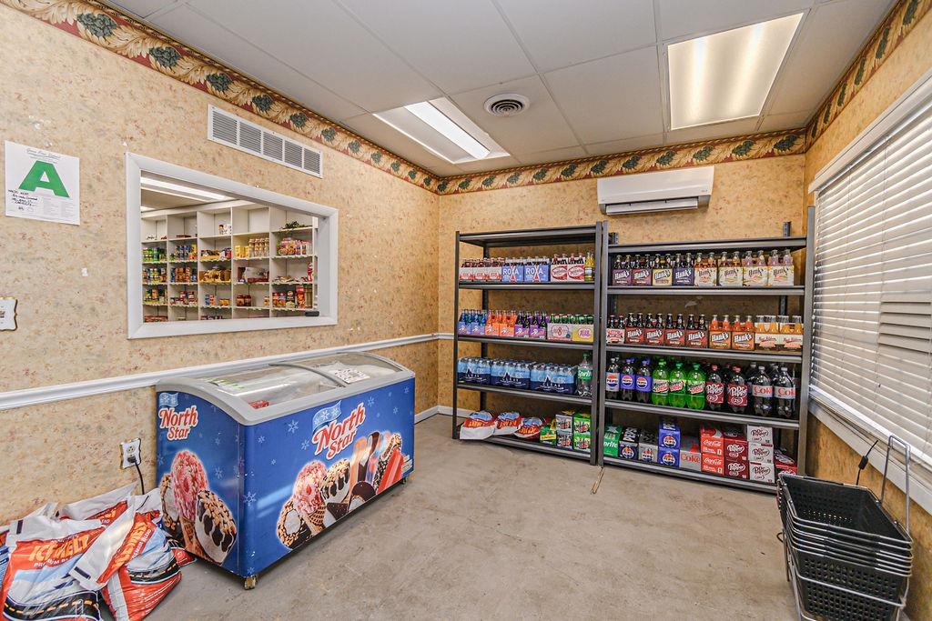 140 Main St., Calhoun, Kentucky 42327, ,Mixed Use,For Sale,Main St.,94083