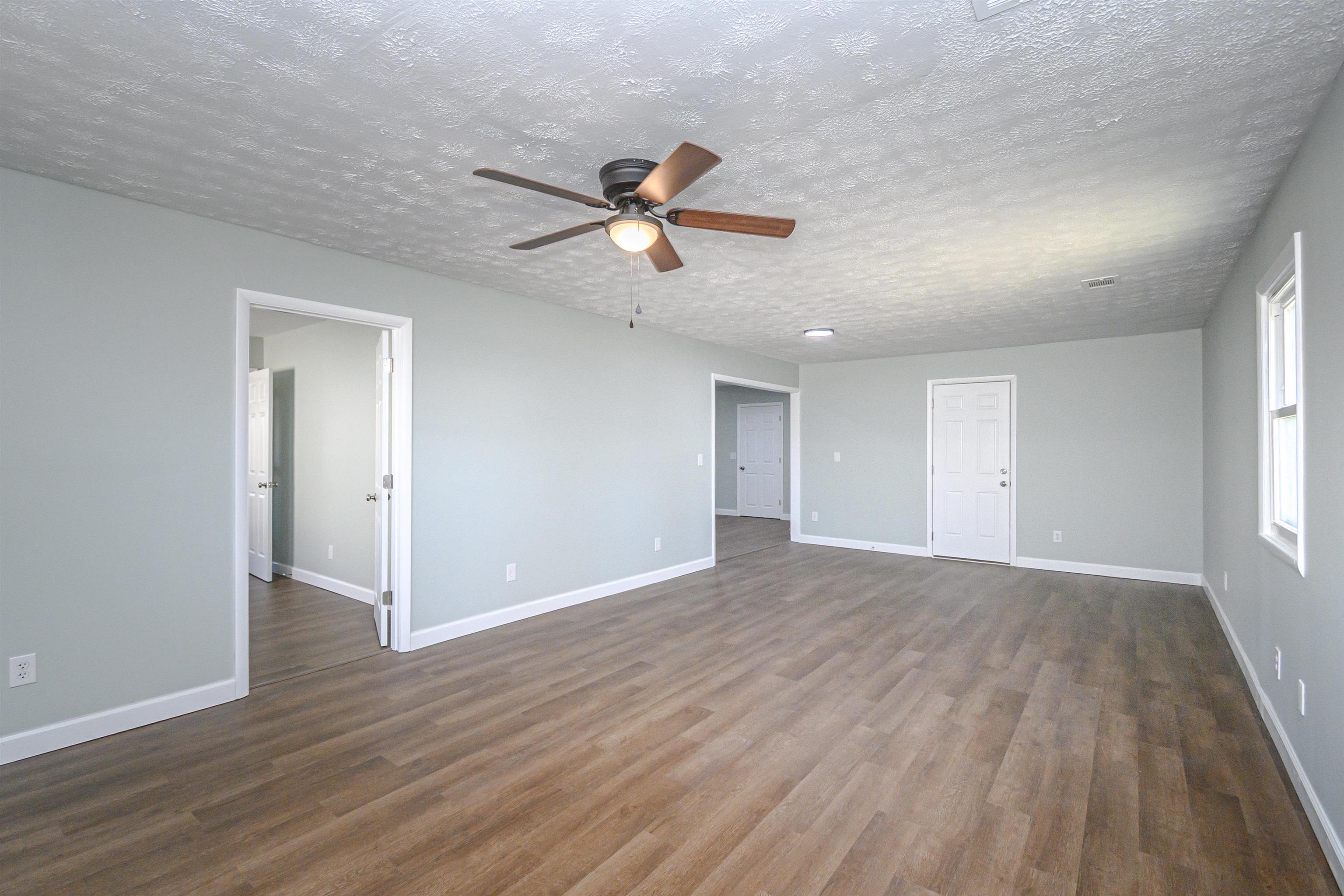 918 Marianna Drive, Owensboro, Kentucky 42301-1635, 3 Bedrooms Bedrooms, ,1 BathroomBathrooms,Single Family Residence,For Sale,Marianna Drive,94086