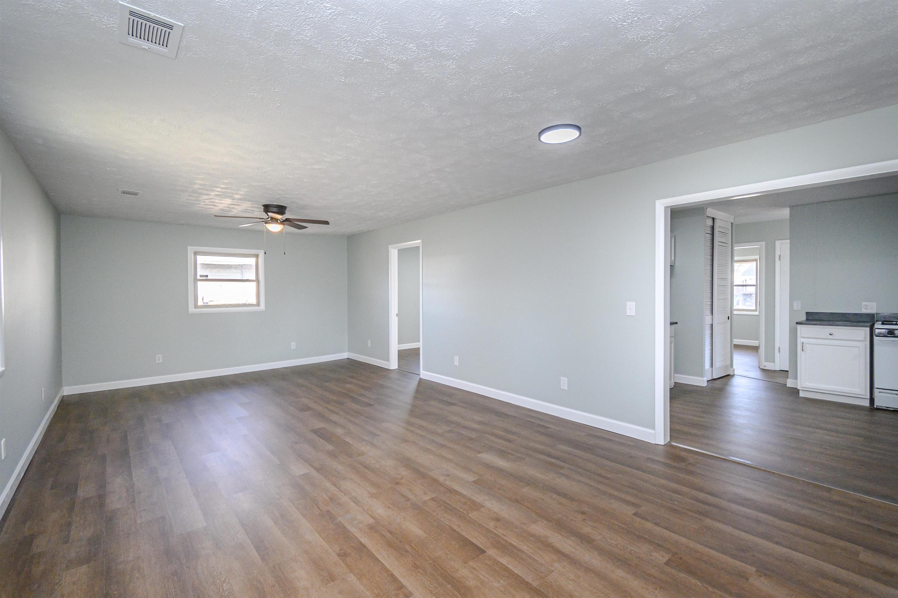 918 Marianna Drive, Owensboro, Kentucky 42301-1635, 3 Bedrooms Bedrooms, ,1 BathroomBathrooms,Single Family Residence,For Sale,Marianna Drive,94086