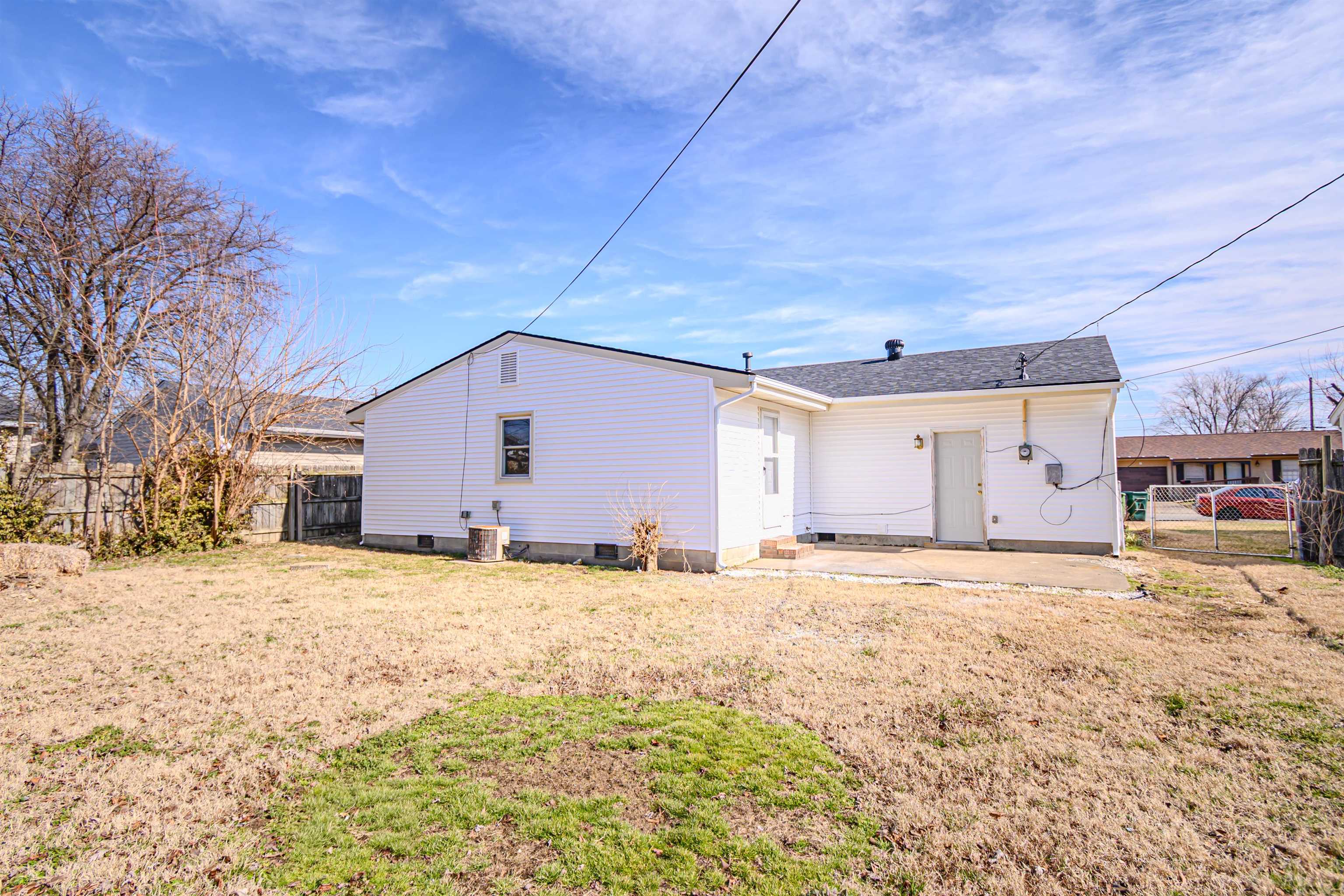 918 Marianna Drive, Owensboro, Kentucky 42301-1635, 3 Bedrooms Bedrooms, ,1 BathroomBathrooms,Single Family Residence,For Sale,Marianna Drive,94086