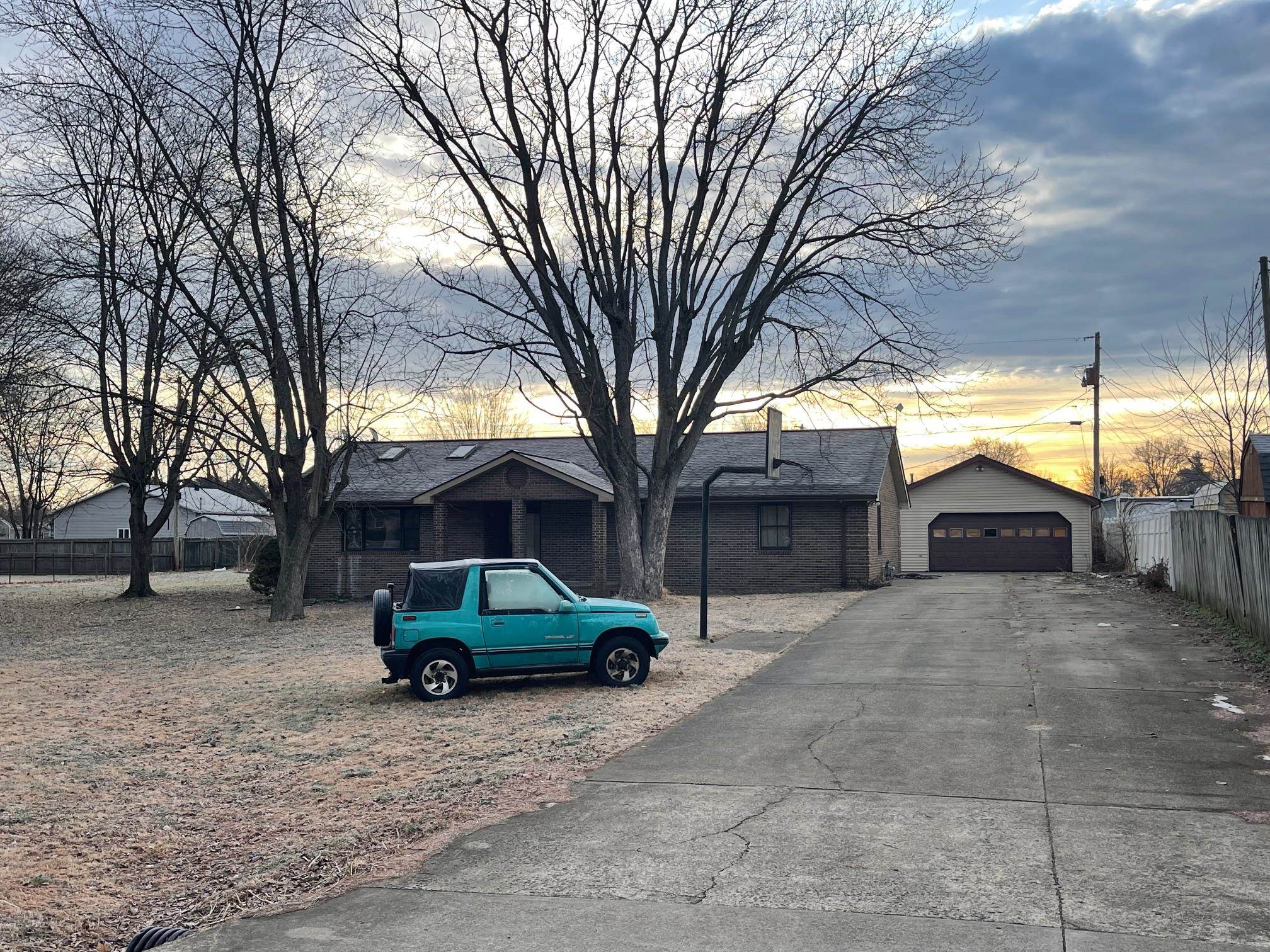 4818 Grandview Dr, Owensboro, Kentucky 42303, 3 Bedrooms Bedrooms, ,2 BathroomsBathrooms,Single Family Residence,For Sale,Grandview Dr,94088