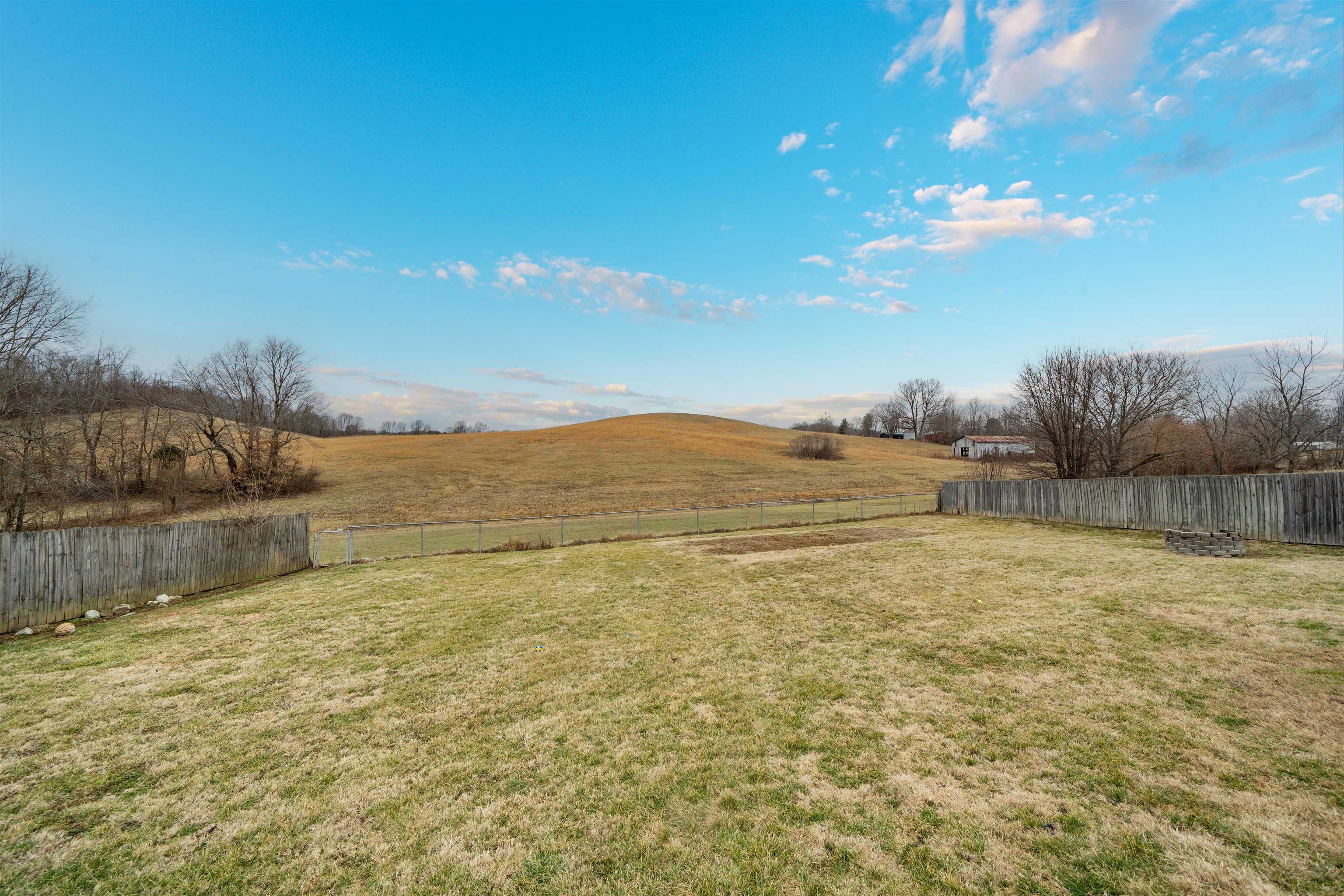 10469 Main Cross Street, Whitesville, Kentucky 42378, 2 Bedrooms Bedrooms, ,1 BathroomBathrooms,Single Family Residence,For Sale,Main Cross Street,94090