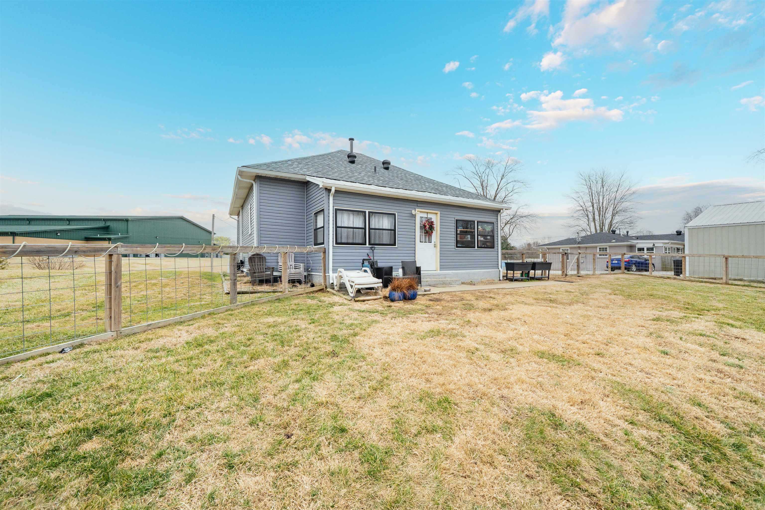 10469 Main Cross Street, Whitesville, Kentucky 42378, 2 Bedrooms Bedrooms, ,1 BathroomBathrooms,Single Family Residence,For Sale,Main Cross Street,94090