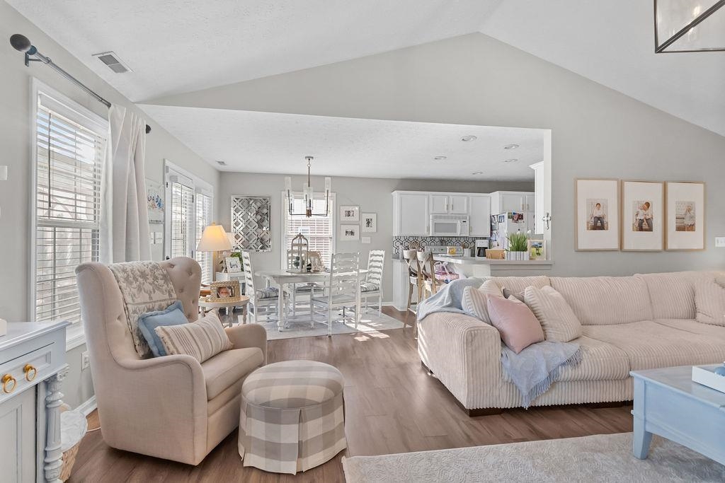 3106 Dade Cove, Owensboro, Kentucky 42303, 4 Bedrooms Bedrooms, ,2 BathroomsBathrooms,Single Family Residence,For Sale,Dade Cove,94094