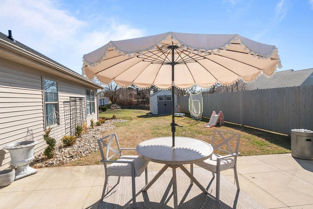 3106 Dade Cove, Owensboro, Kentucky 42303, 4 Bedrooms Bedrooms, ,2 BathroomsBathrooms,Single Family Residence,For Sale,Dade Cove,94094