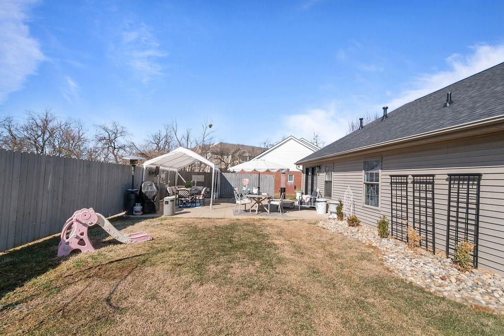 3106 Dade Cove, Owensboro, Kentucky 42303, 4 Bedrooms Bedrooms, ,2 BathroomsBathrooms,Single Family Residence,For Sale,Dade Cove,94094