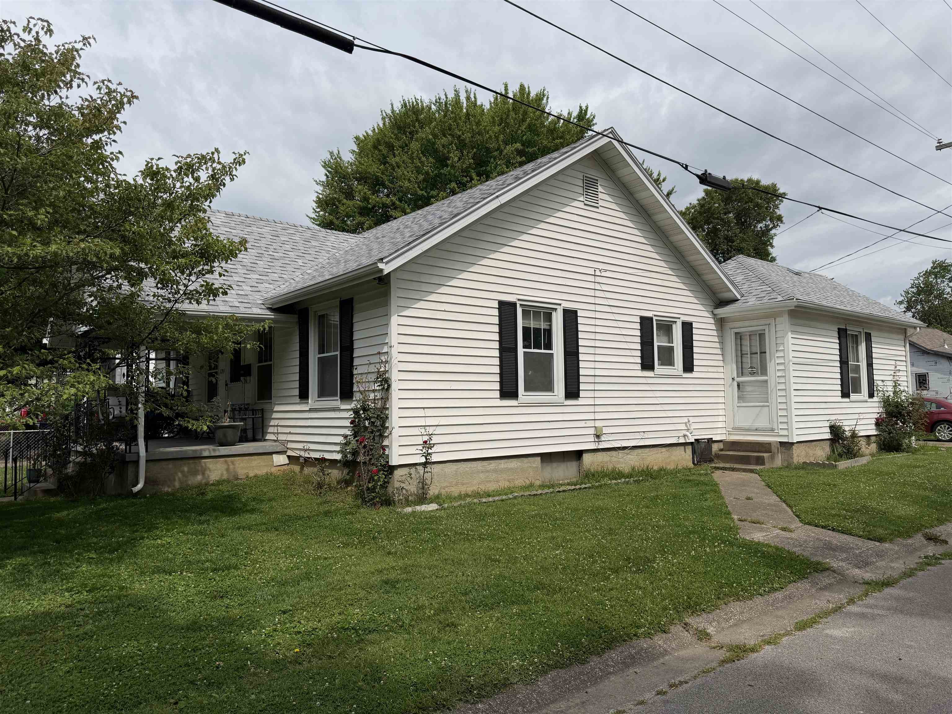 725 21st Street, Owensboro, Kentucky 42303, 3 Bedrooms Bedrooms, ,2 BathroomsBathrooms,Single Family Residence,For Sale,21st Street,94098