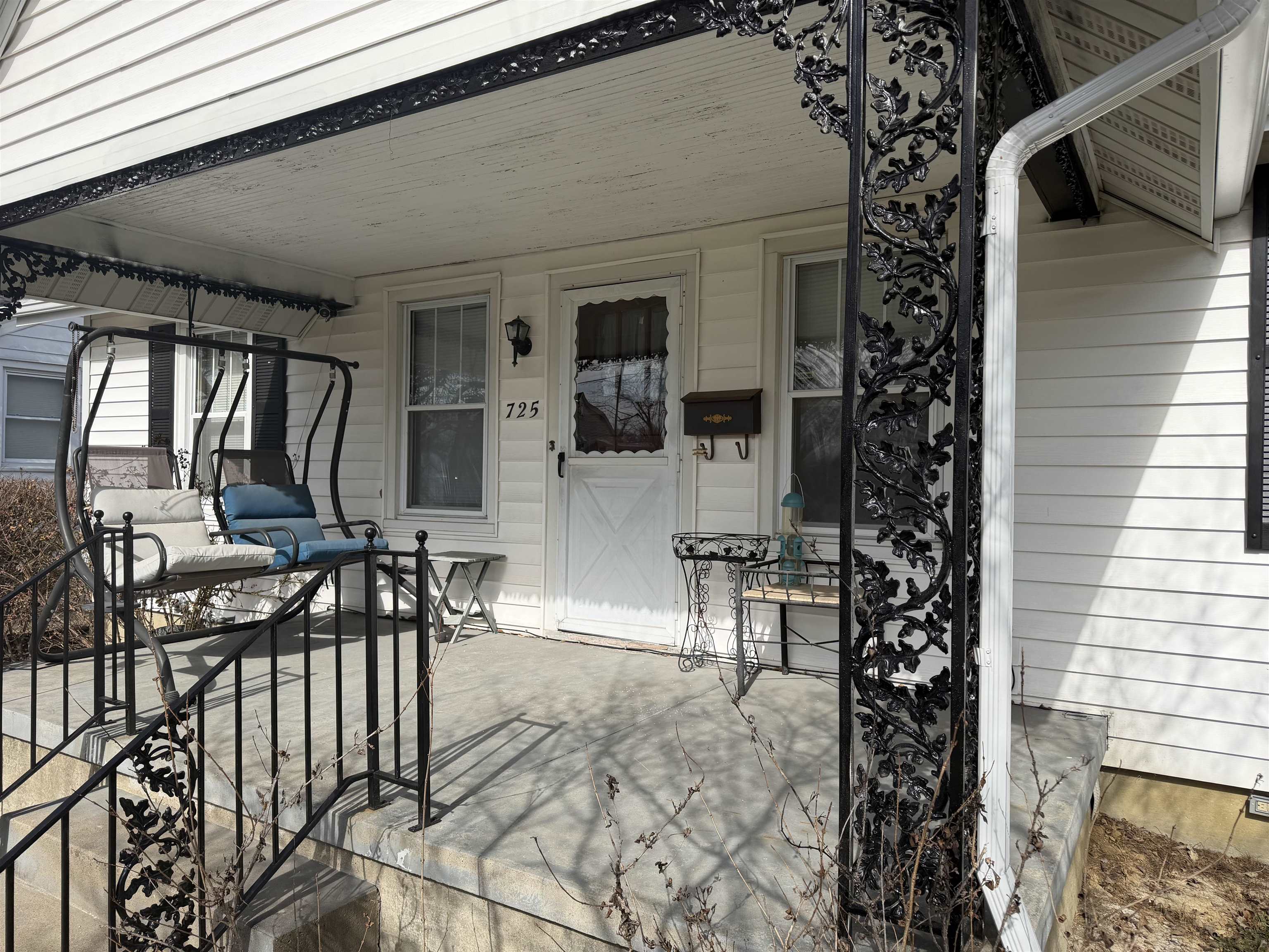 725 21st Street, Owensboro, Kentucky 42303, 3 Bedrooms Bedrooms, ,2 BathroomsBathrooms,Single Family Residence,For Sale,21st Street,94098