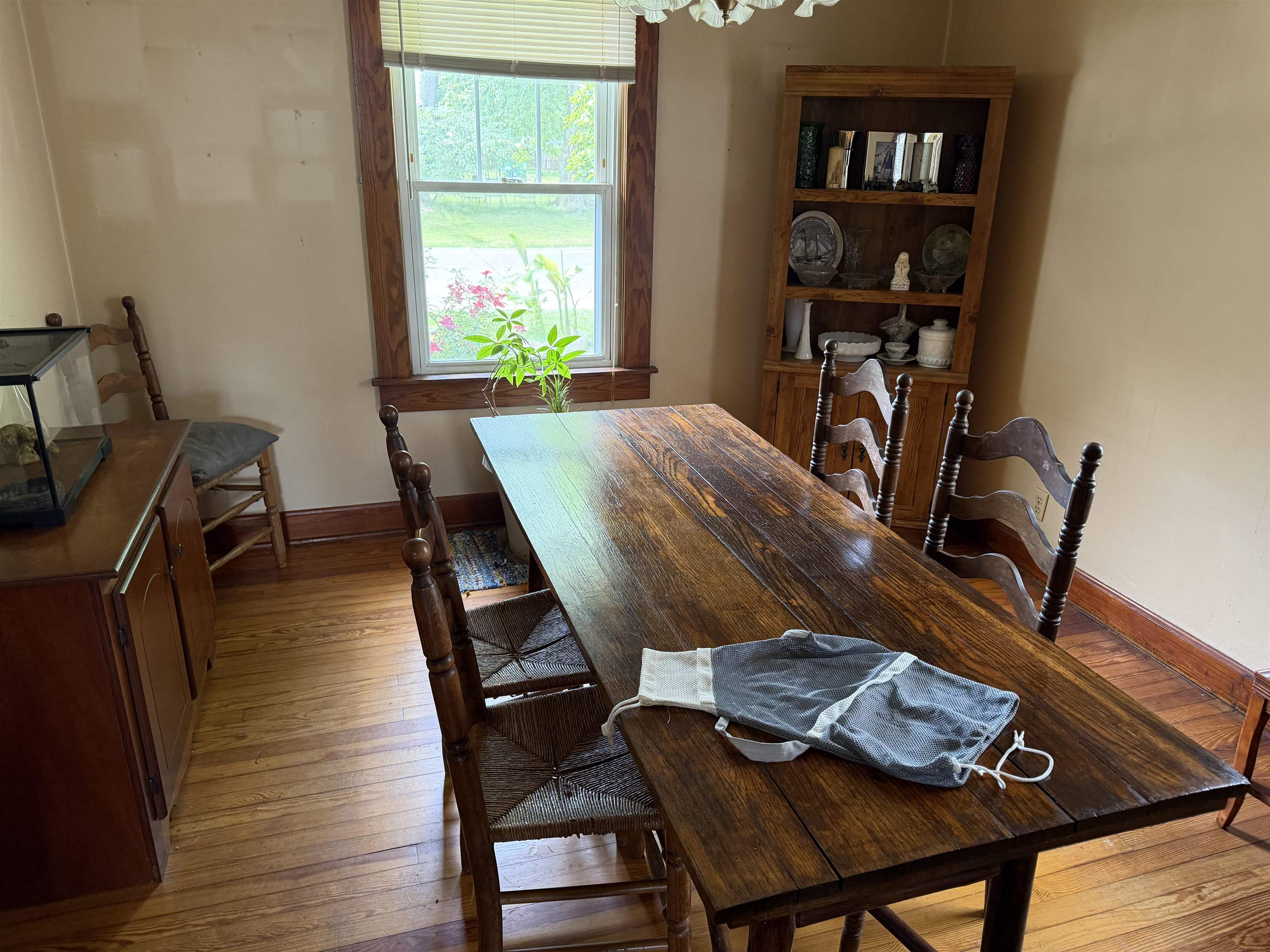 725 21st Street, Owensboro, Kentucky 42303, 3 Bedrooms Bedrooms, ,2 BathroomsBathrooms,Single Family Residence,For Sale,21st Street,94098
