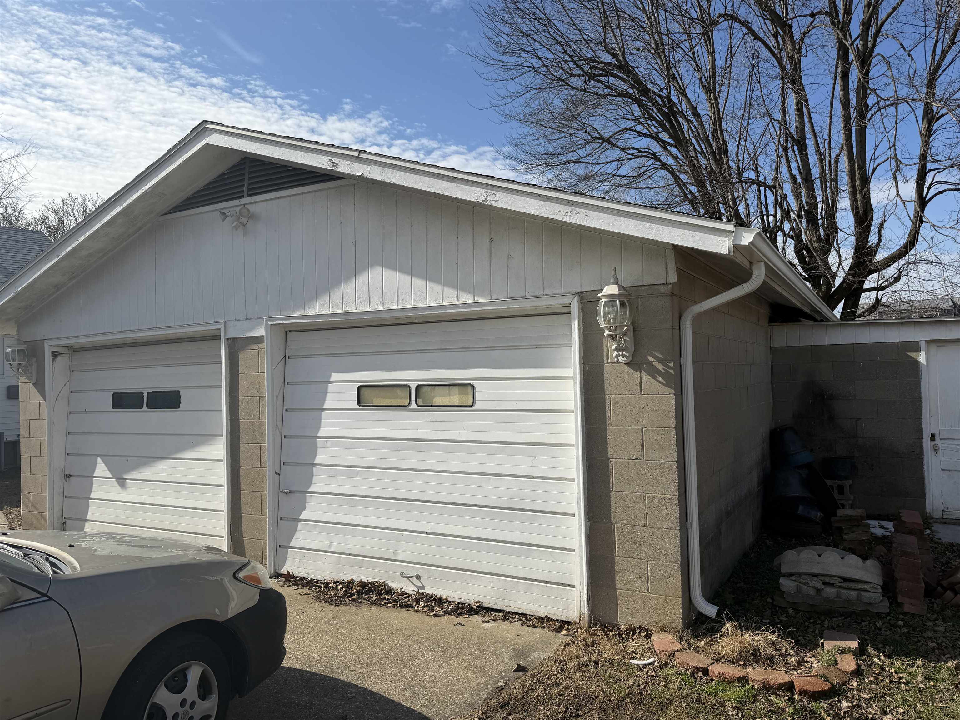 725 21st Street, Owensboro, Kentucky 42303, 3 Bedrooms Bedrooms, ,2 BathroomsBathrooms,Single Family Residence,For Sale,21st Street,94098