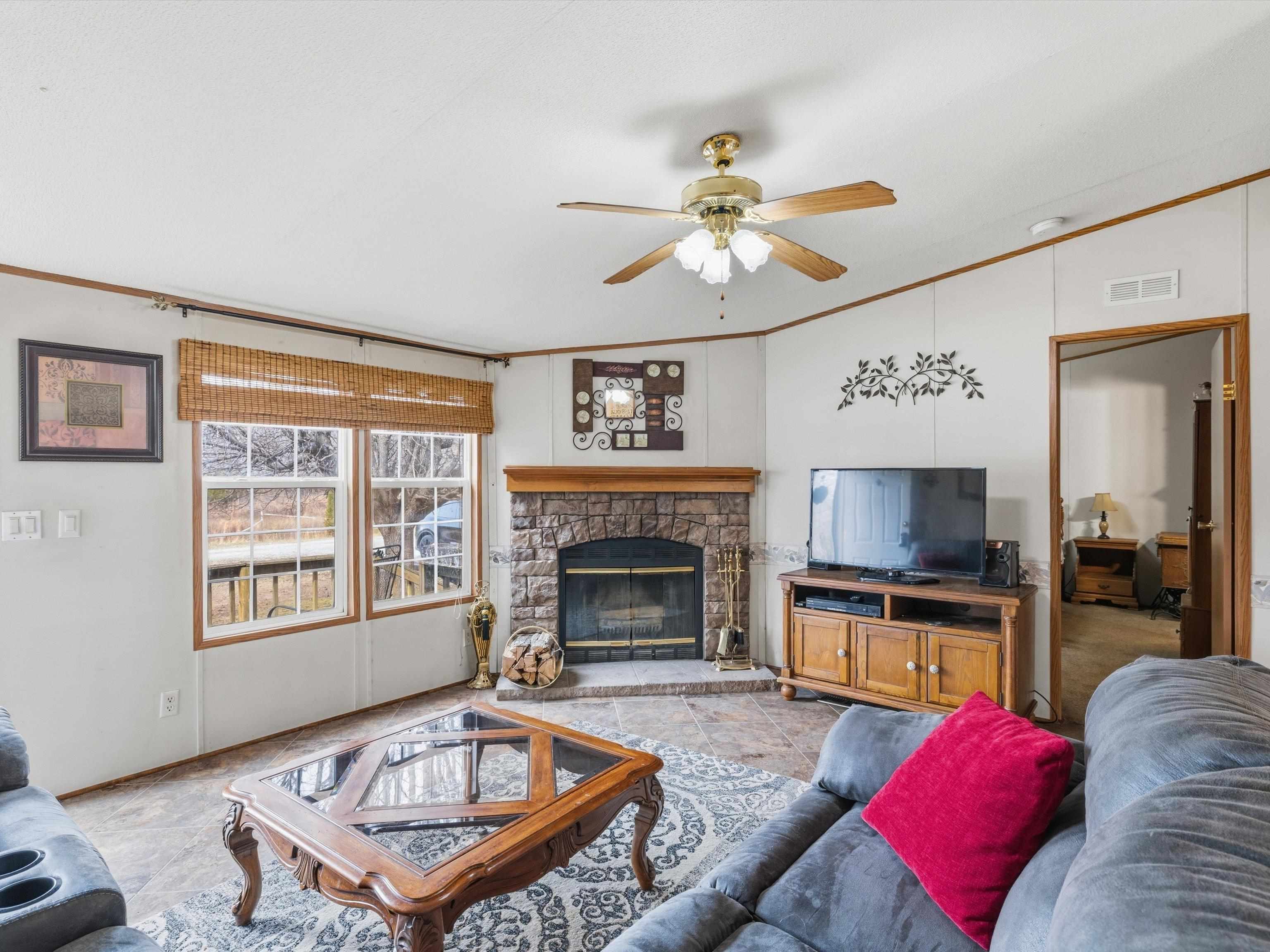 756 Johnson Lane, Livermore, Kentucky 42352, 3 Bedrooms Bedrooms, ,2 BathroomsBathrooms,Single Family Residence,For Sale,Johnson Lane,94109