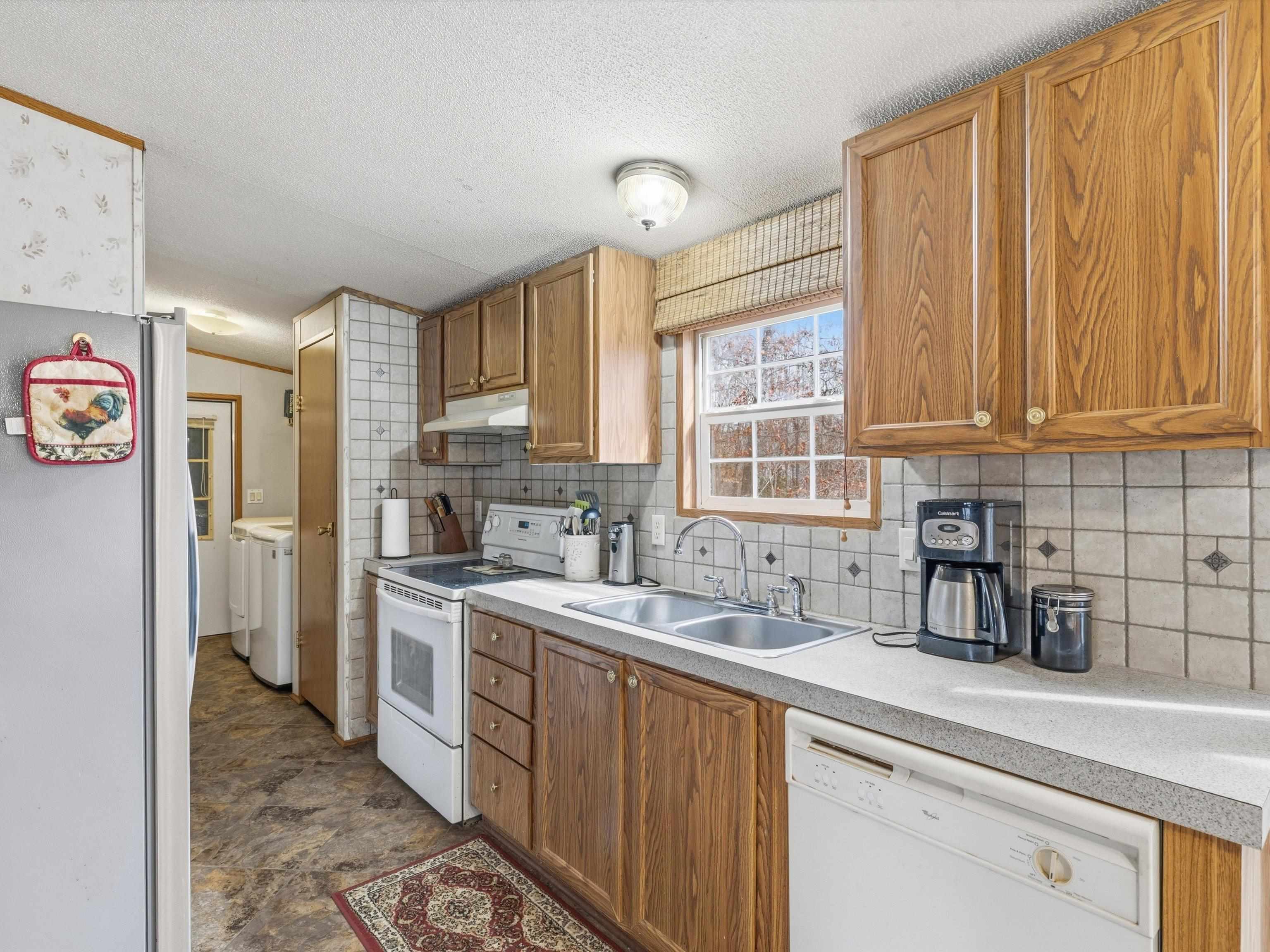 756 Johnson Lane, Livermore, Kentucky 42352, 3 Bedrooms Bedrooms, ,2 BathroomsBathrooms,Single Family Residence,For Sale,Johnson Lane,94109