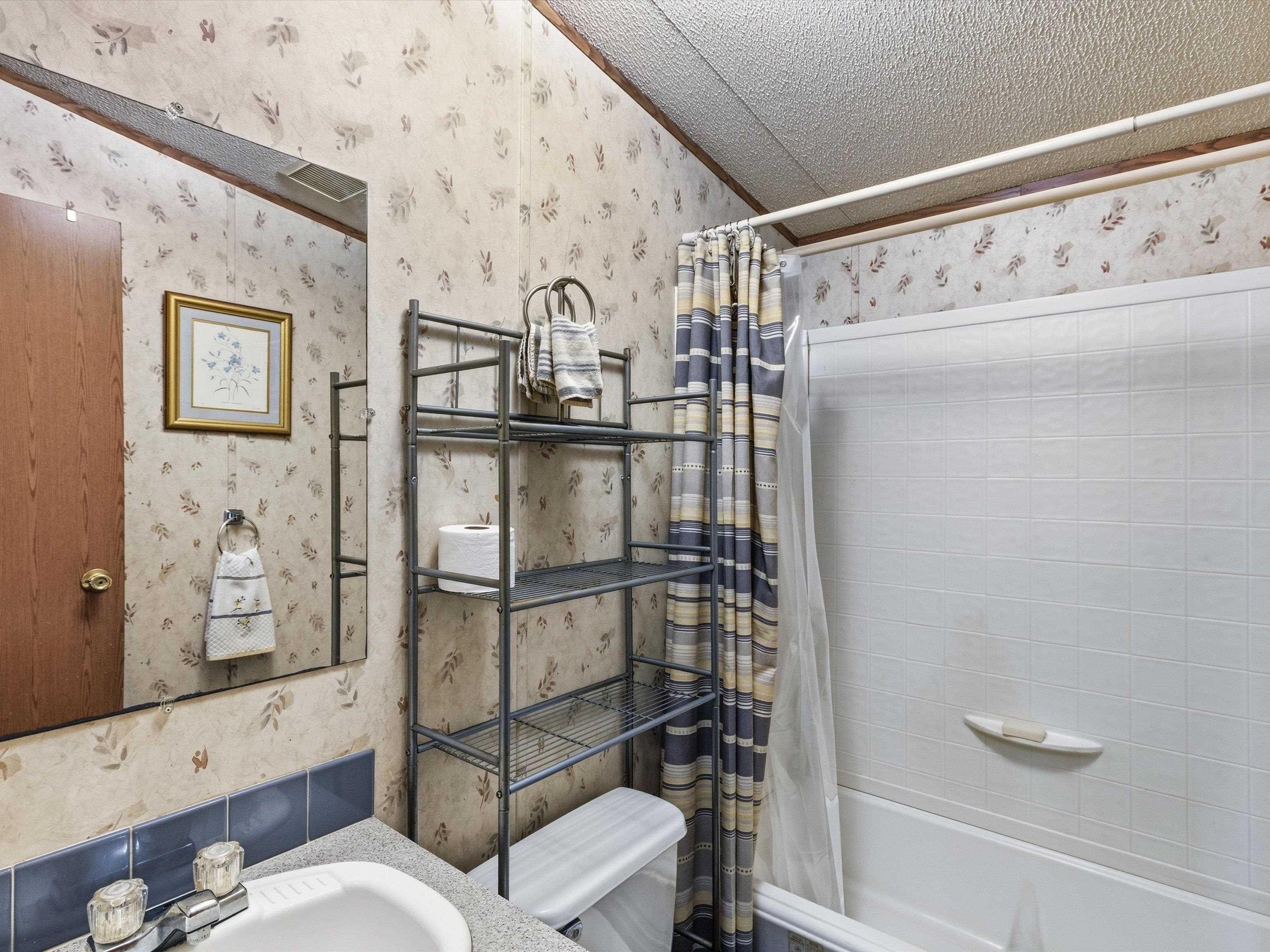 756 Johnson Lane, Livermore, Kentucky 42352, 3 Bedrooms Bedrooms, ,2 BathroomsBathrooms,Single Family Residence,For Sale,Johnson Lane,94109