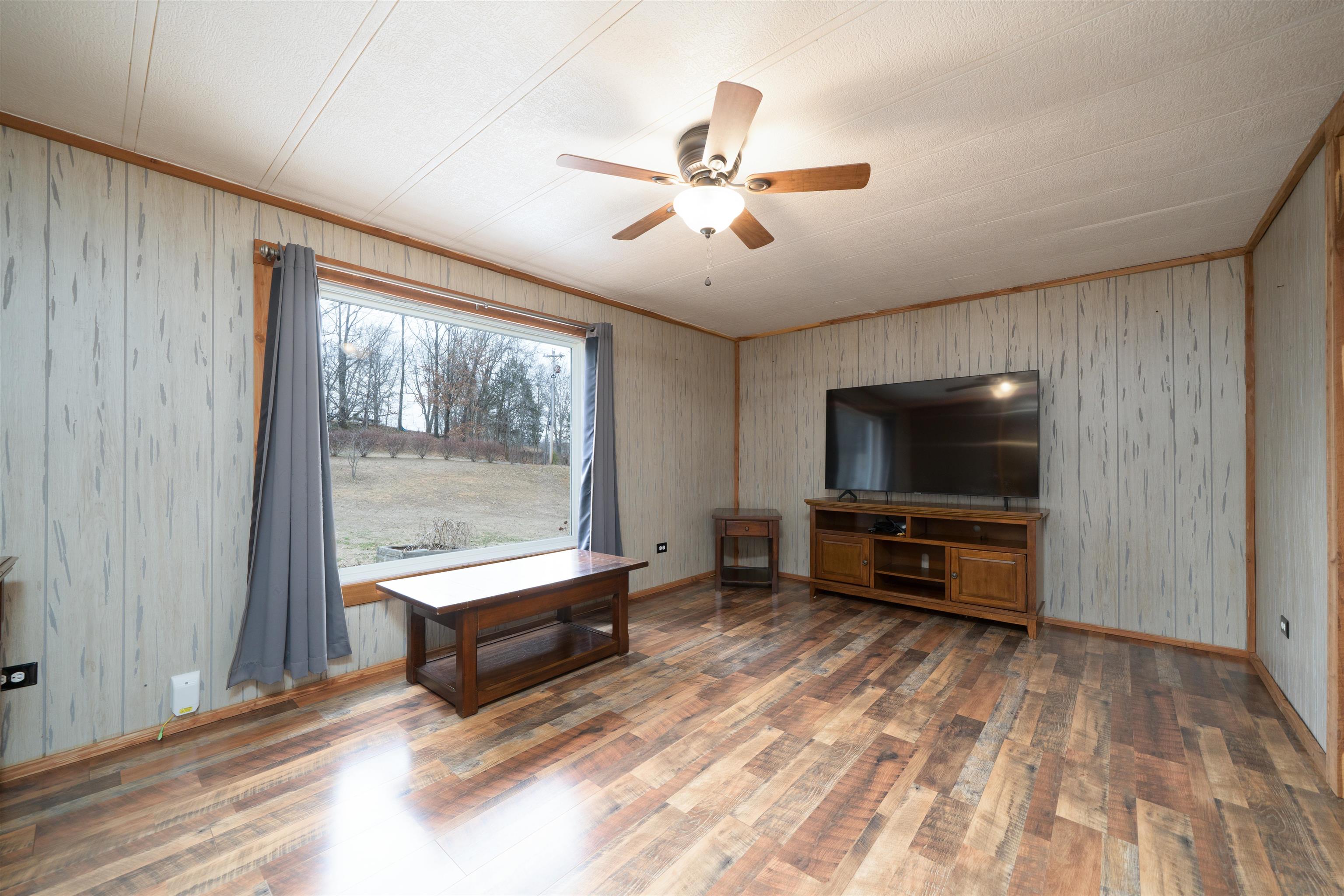 5722 Hwy 764, Whitesville, Kentucky 42378, 2 Bedrooms Bedrooms, ,1 BathroomBathrooms,Single Family Residence,For Sale,Hwy 764,94115