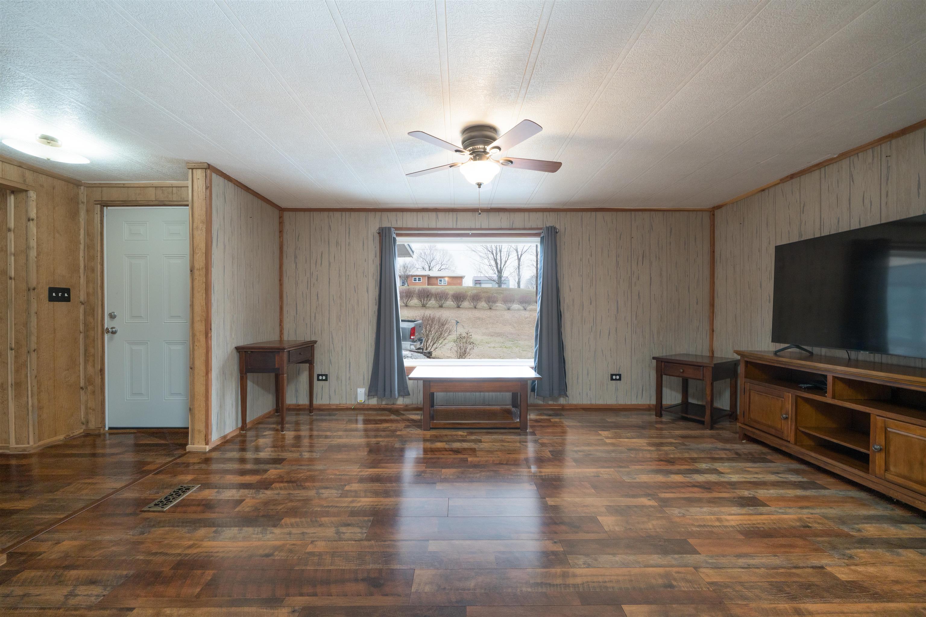 5722 Hwy 764, Whitesville, Kentucky 42378, 2 Bedrooms Bedrooms, ,1 BathroomBathrooms,Single Family Residence,For Sale,Hwy 764,94115