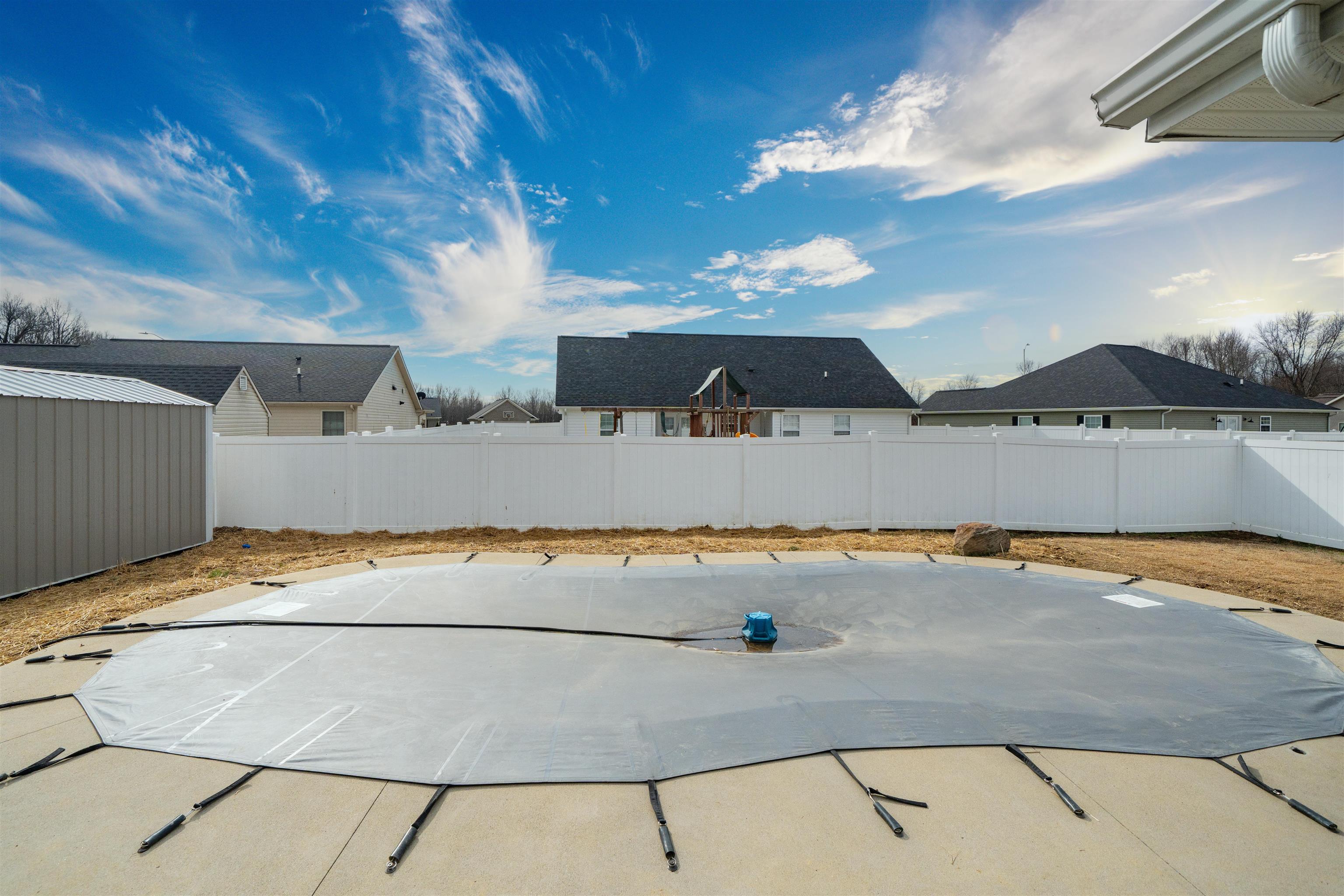 404 Bluegrass Drive, Lewisport, Kentucky 42351, 2 Bedrooms Bedrooms, ,2 BathroomsBathrooms,Single Family Residence,For Sale,Bluegrass Drive,94116