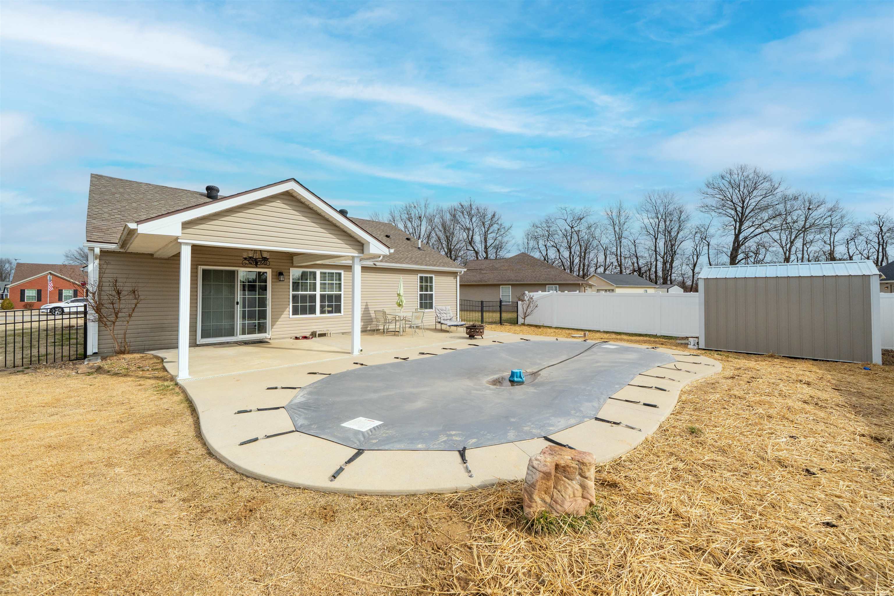 404 Bluegrass Drive, Lewisport, Kentucky 42351, 2 Bedrooms Bedrooms, ,2 BathroomsBathrooms,Single Family Residence,For Sale,Bluegrass Drive,94116