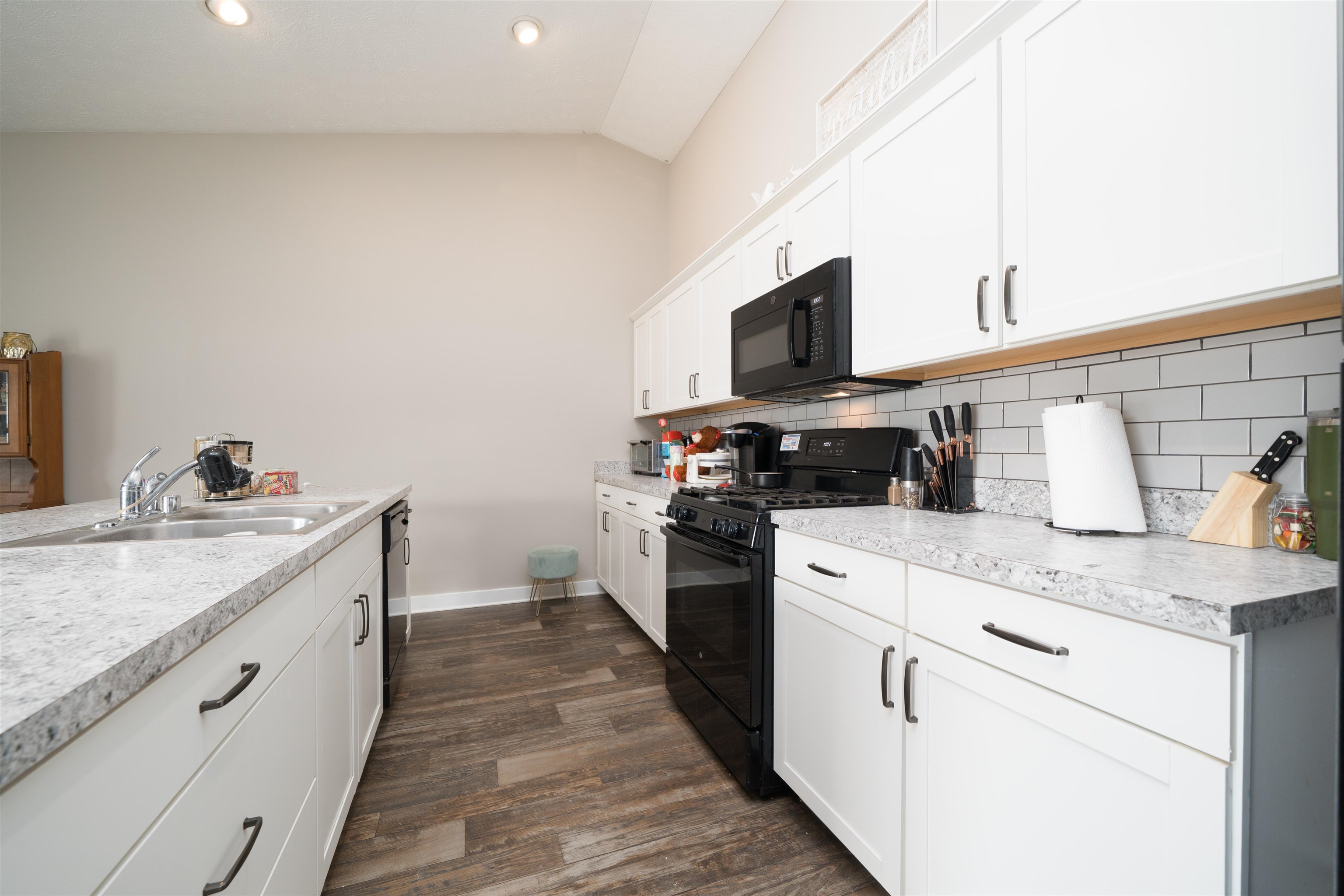 404 Bluegrass Drive, Lewisport, Kentucky 42351, 2 Bedrooms Bedrooms, ,2 BathroomsBathrooms,Single Family Residence,For Sale,Bluegrass Drive,94116