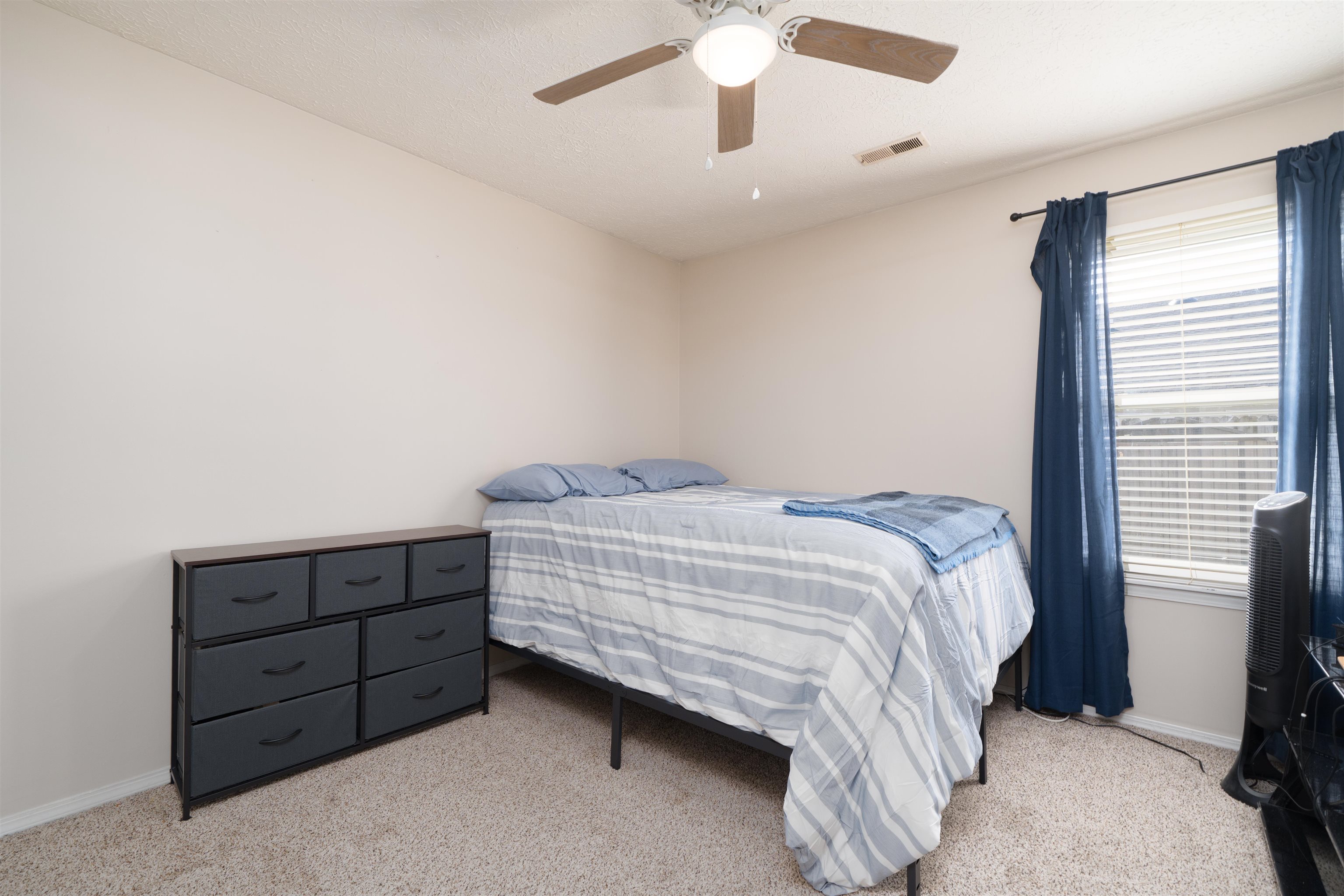 2422 Haviland Dr, Owensboro, Kentucky 42303-4024, 2 Bedrooms Bedrooms, ,2 BathroomsBathrooms,Single Family Residence,For Sale,Haviland Dr,94117