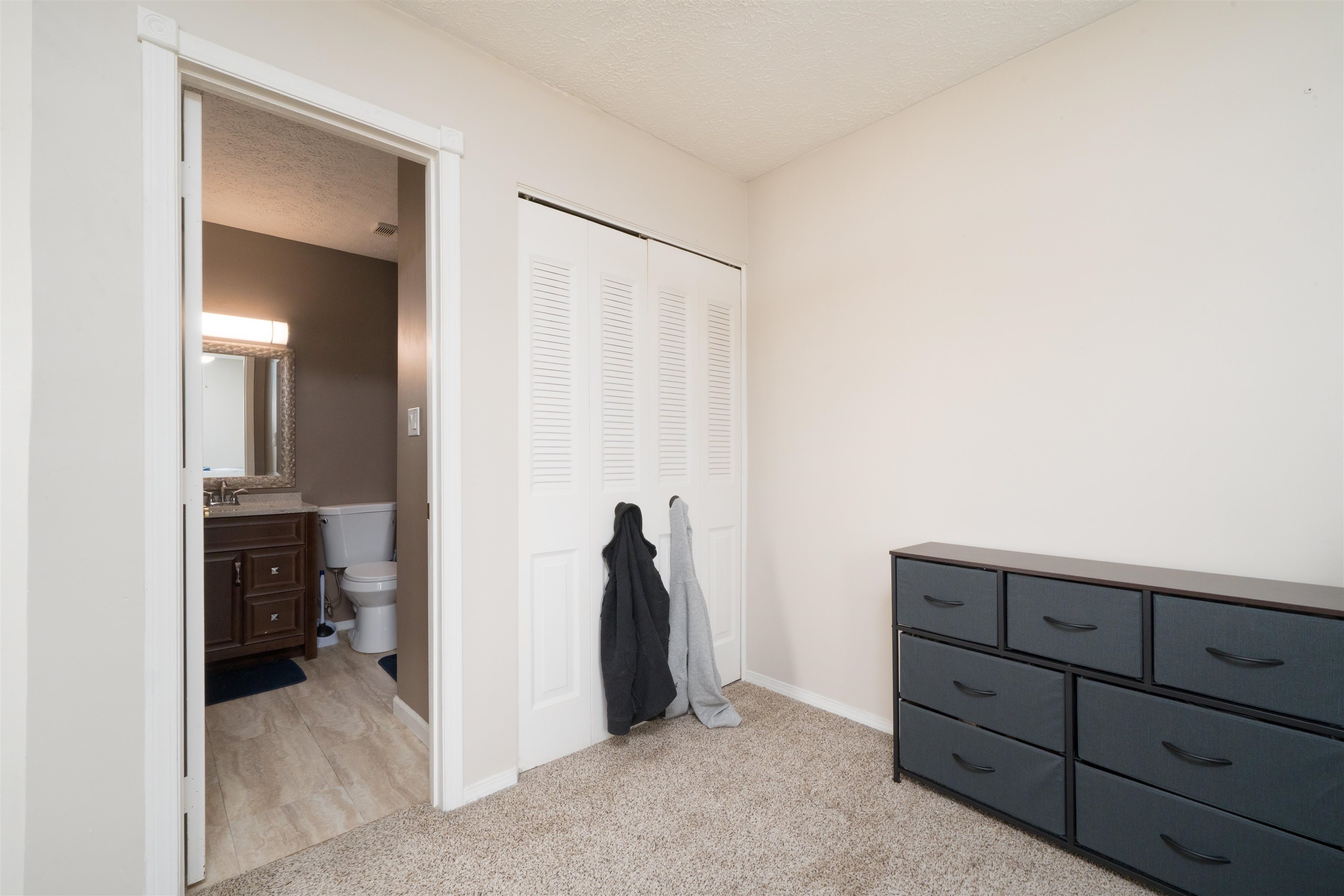 2422 Haviland Dr, Owensboro, Kentucky 42303-4024, 2 Bedrooms Bedrooms, ,2 BathroomsBathrooms,Single Family Residence,For Sale,Haviland Dr,94117