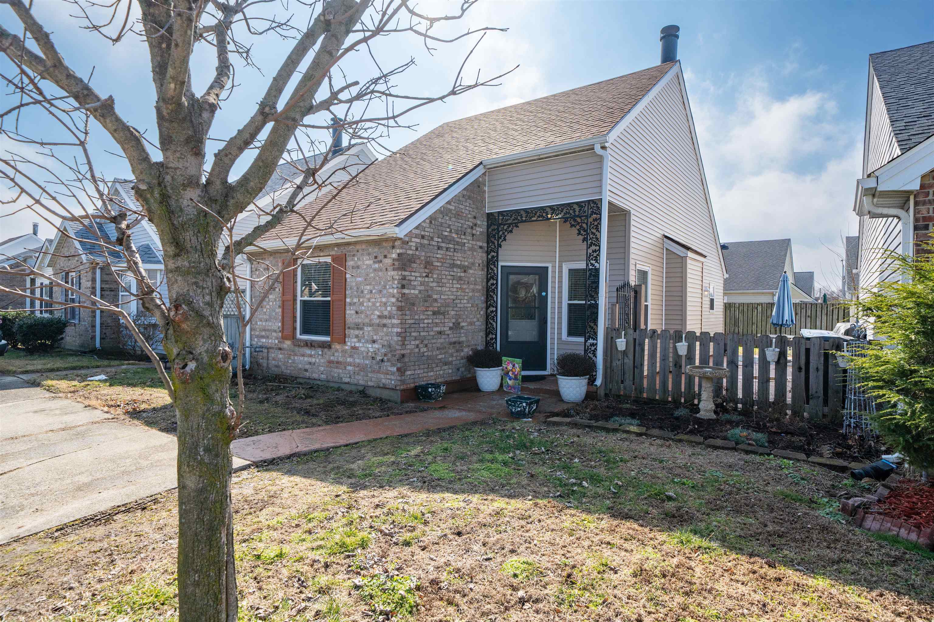 2422 Haviland Dr, Owensboro, Kentucky 42303-4024, 2 Bedrooms Bedrooms, ,2 BathroomsBathrooms,Single Family Residence,For Sale,Haviland Dr,94117