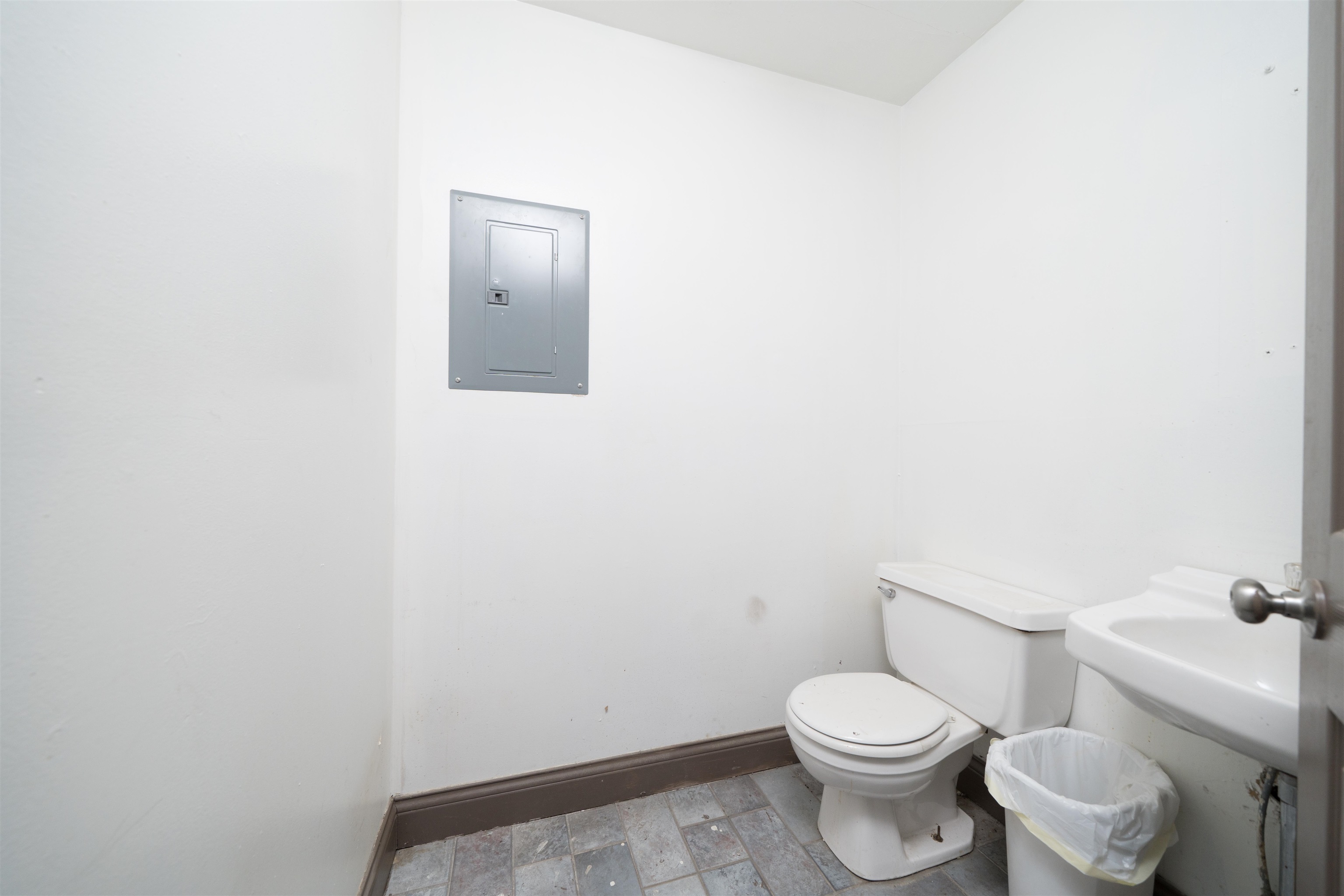 1602 West 7th Street, Owensboro, Kentucky 42301, ,Office,For Sale,West 7th Street,94129