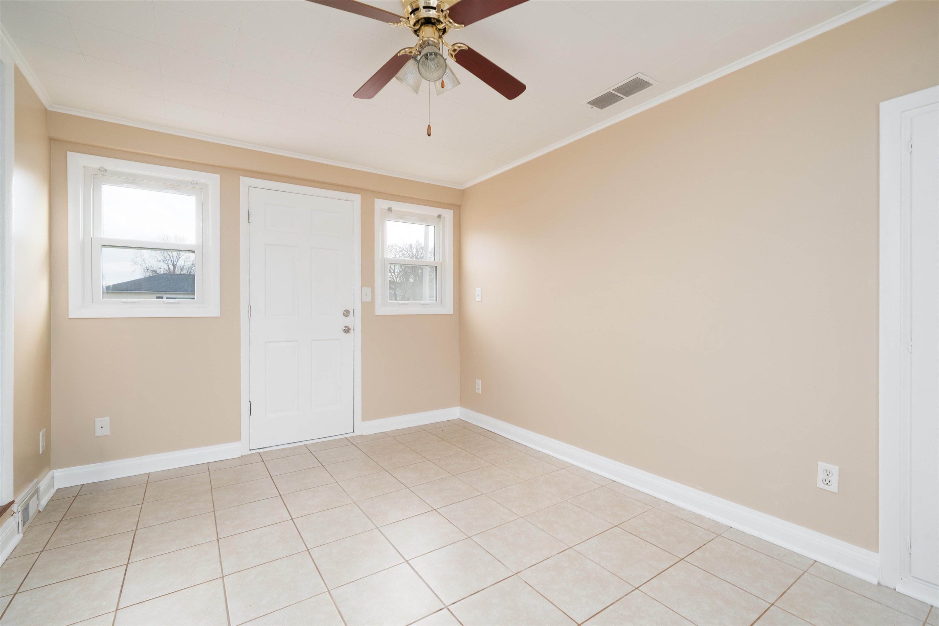 1629 Booth Avenue, Owensboro, Kentucky 42301, 4 Bedrooms Bedrooms, ,2 BathroomsBathrooms,Single Family Residence,For Sale,Booth Avenue,94132