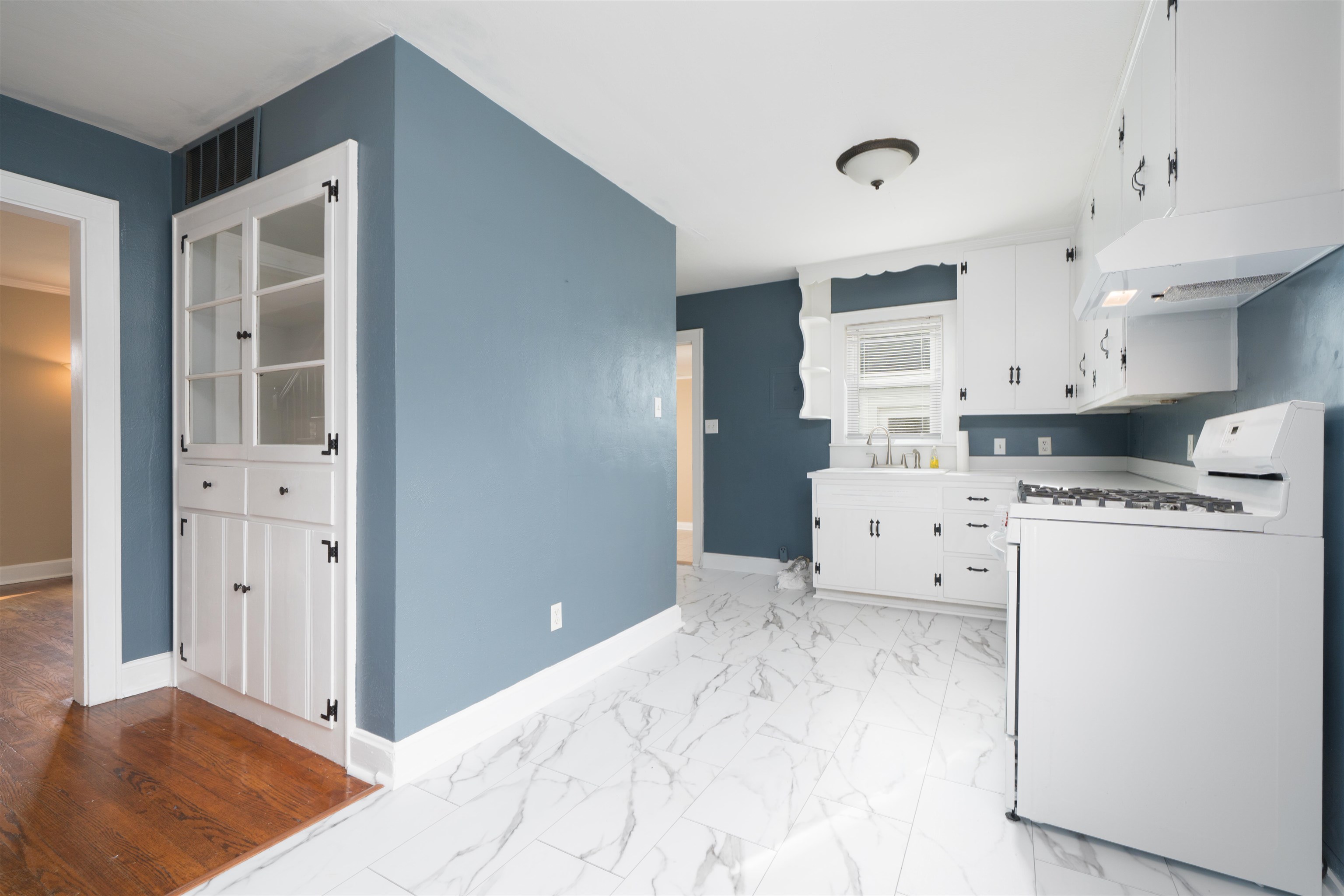 1629 Booth Avenue, Owensboro, Kentucky 42301, 4 Bedrooms Bedrooms, ,2 BathroomsBathrooms,Single Family Residence,For Sale,Booth Avenue,94132