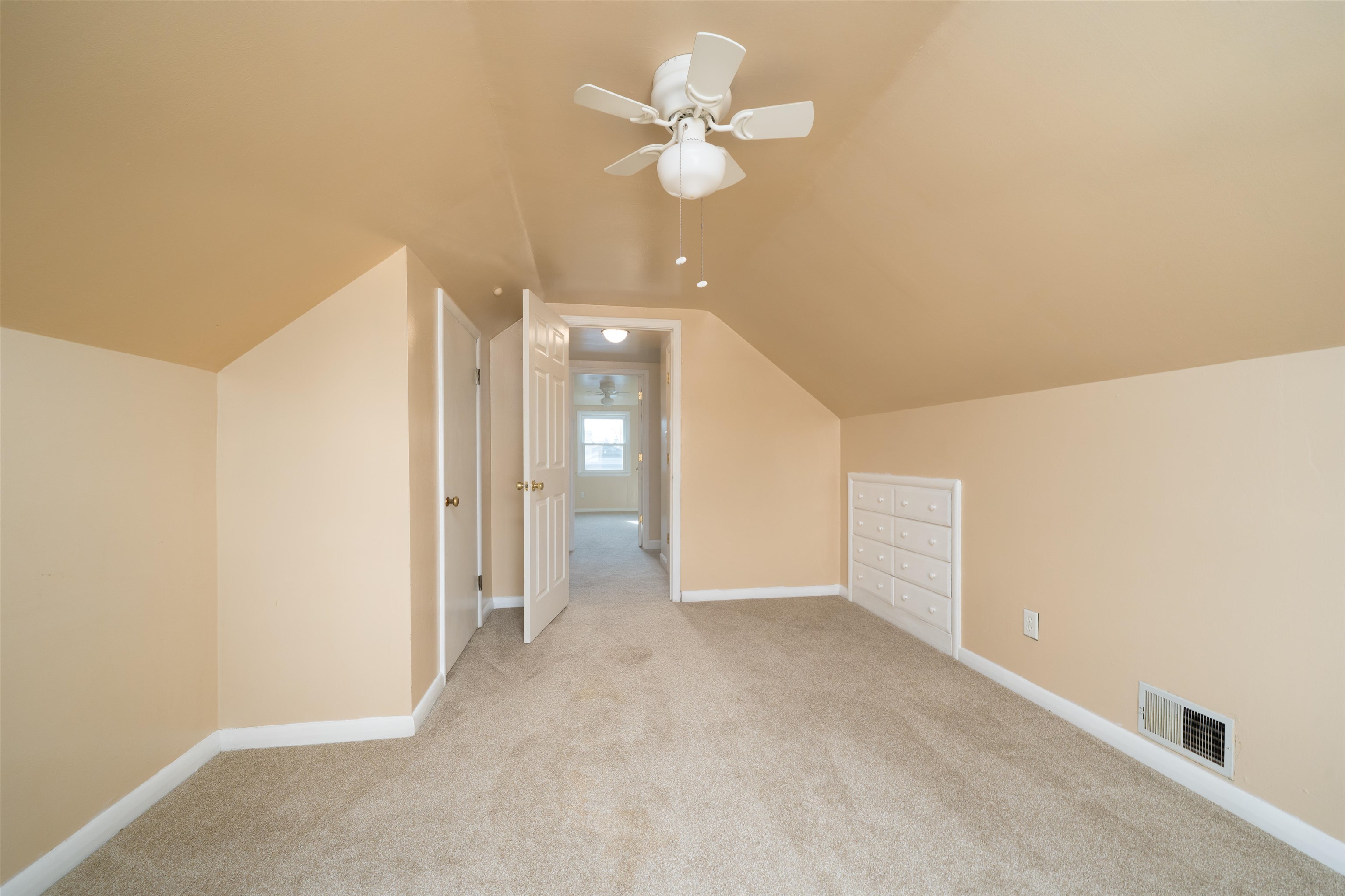 1629 Booth Avenue, Owensboro, Kentucky 42301, 4 Bedrooms Bedrooms, ,2 BathroomsBathrooms,Single Family Residence,For Sale,Booth Avenue,94132