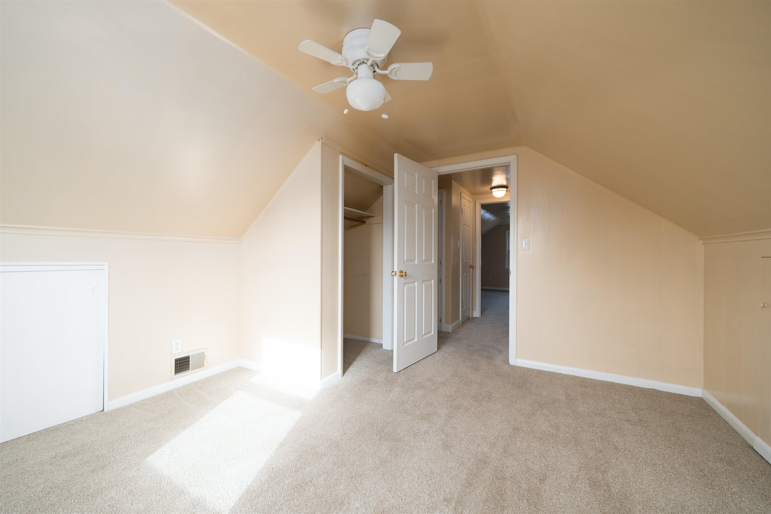 1629 Booth Avenue, Owensboro, Kentucky 42301, 4 Bedrooms Bedrooms, ,2 BathroomsBathrooms,Single Family Residence,For Sale,Booth Avenue,94132