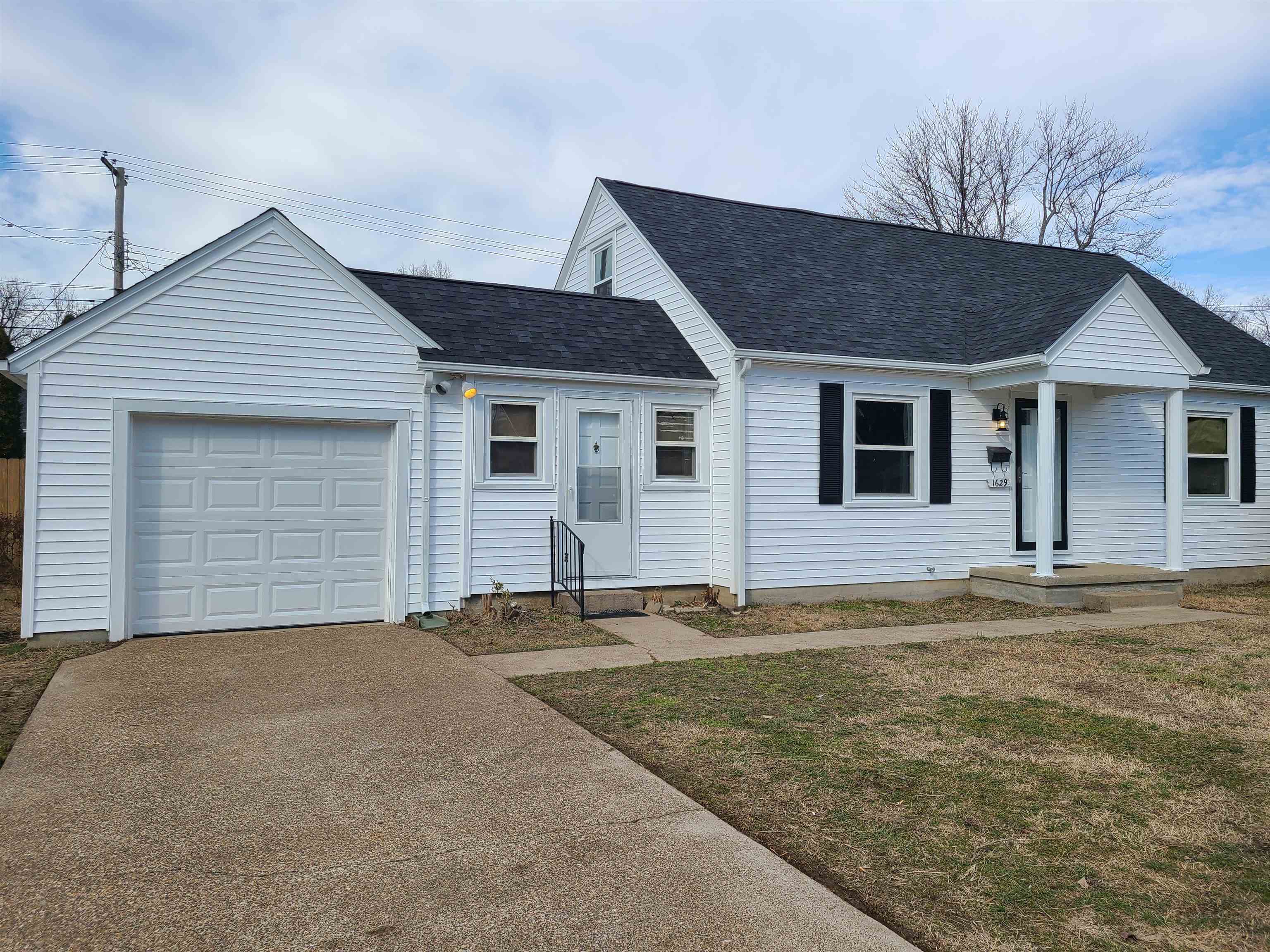 1629 Booth Avenue, Owensboro, Kentucky 42301, 4 Bedrooms Bedrooms, ,2 BathroomsBathrooms,Single Family Residence,For Sale,Booth Avenue,94132