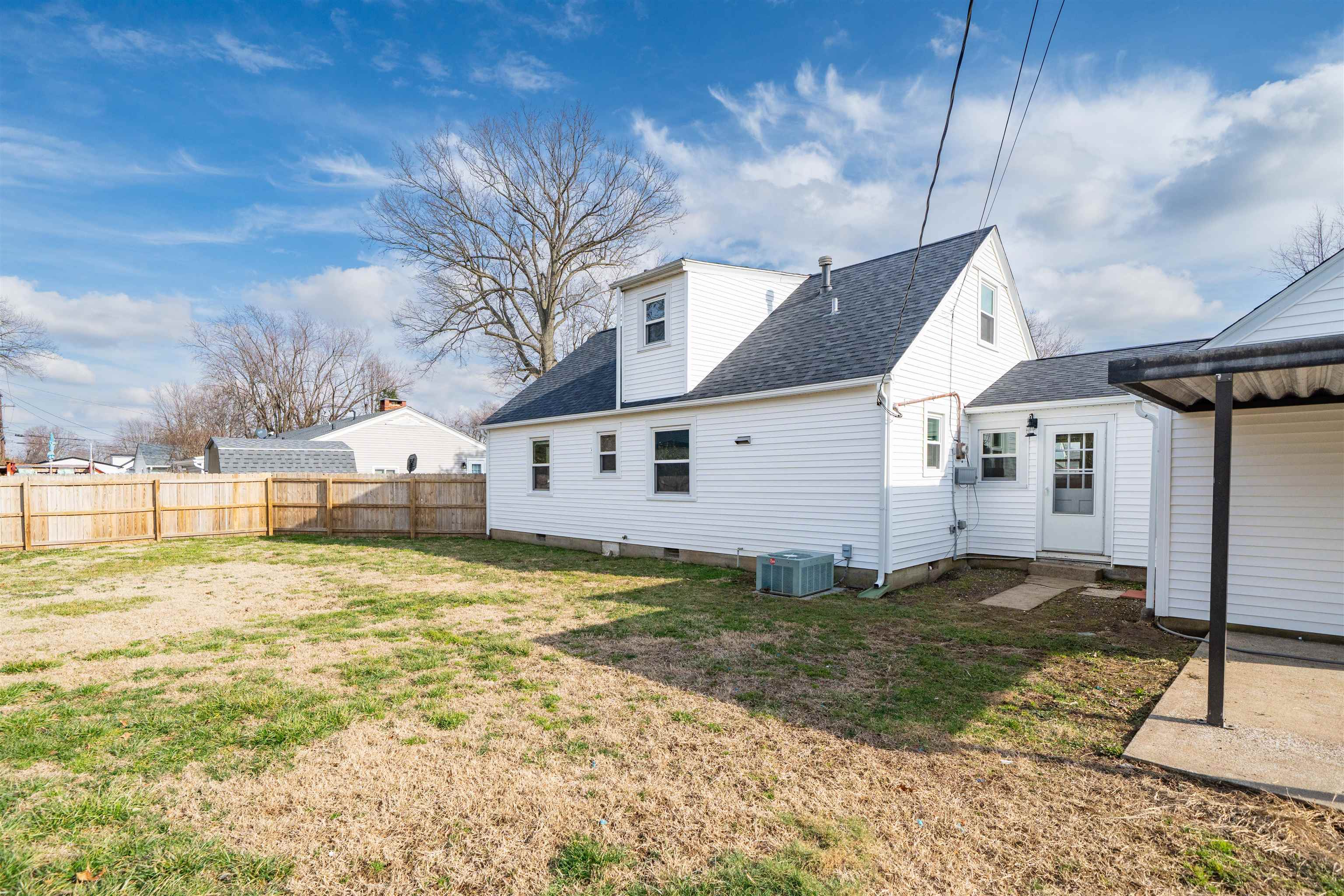 1629 Booth Avenue, Owensboro, Kentucky 42301, 4 Bedrooms Bedrooms, ,2 BathroomsBathrooms,Single Family Residence,For Sale,Booth Avenue,94132