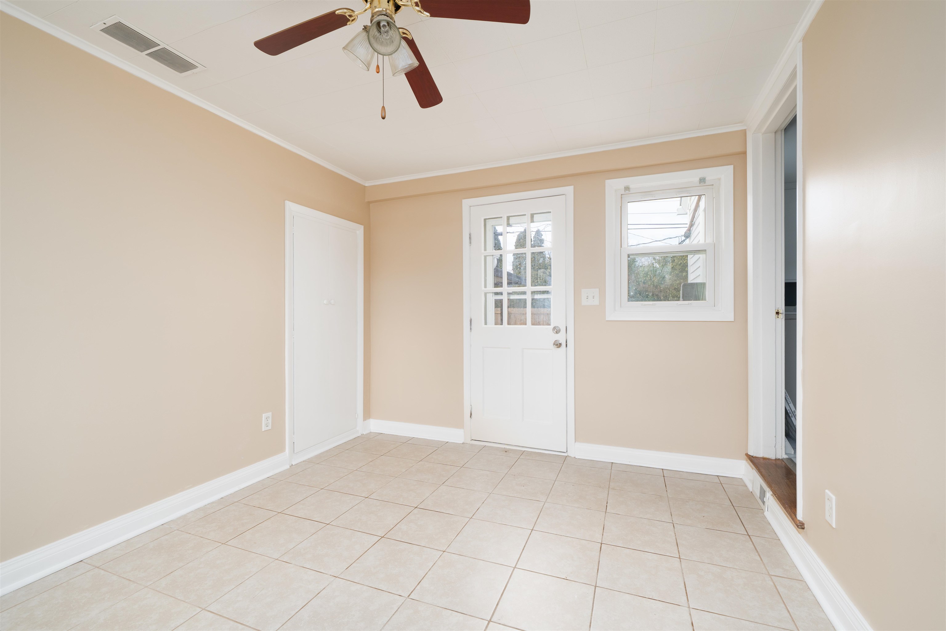 1629 Booth Avenue, Owensboro, Kentucky 42301, 4 Bedrooms Bedrooms, ,2 BathroomsBathrooms,Single Family Residence,For Sale,Booth Avenue,94132