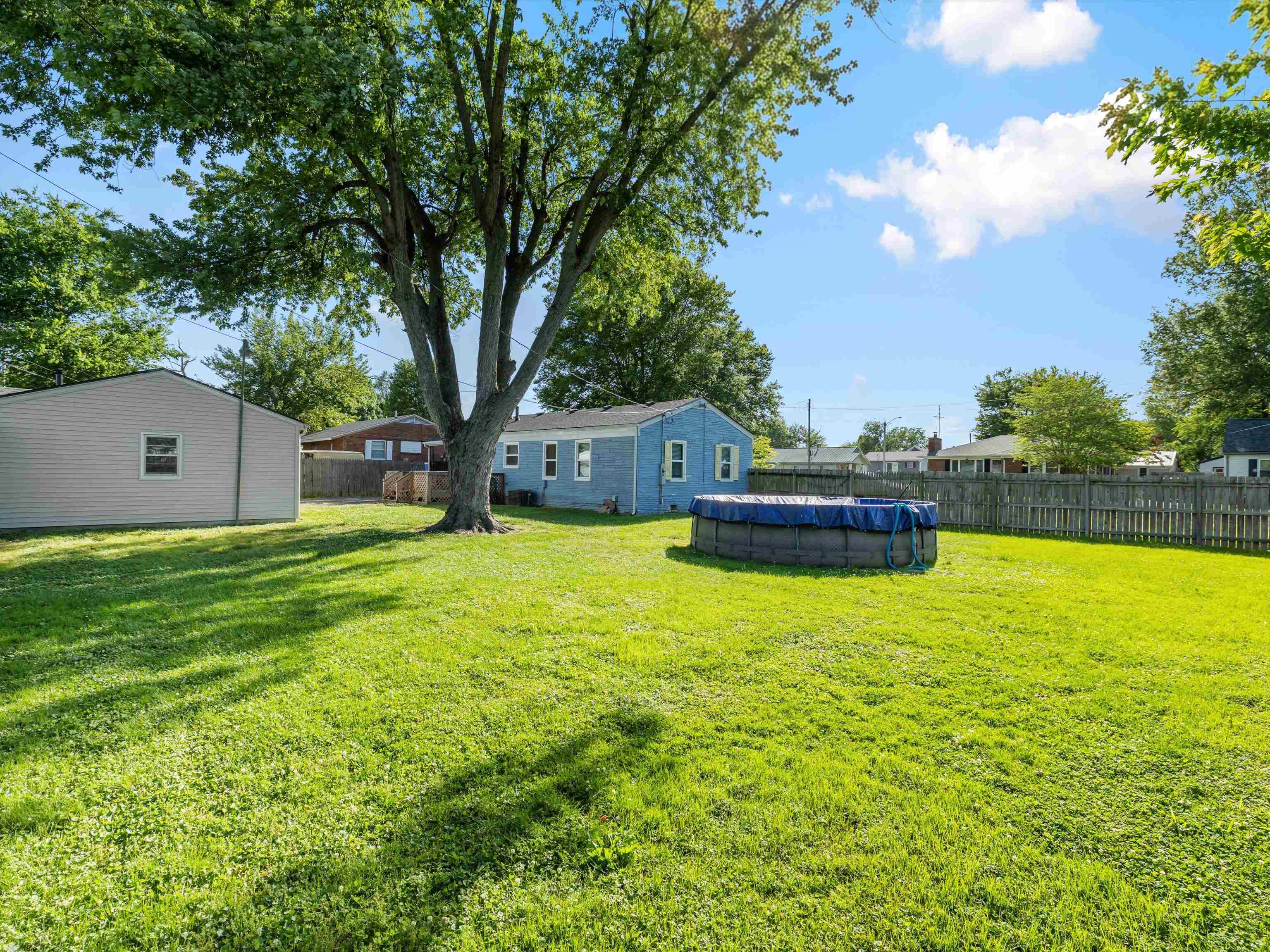 3423 Daviess St, Owensboro, Kentucky 42303, 3 Bedrooms Bedrooms, ,1 BathroomBathrooms,Single Family Residence,For Sale,Daviess St,94143