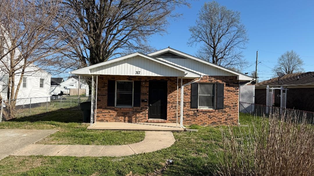 317 22nd Street, Owensboro, Kentucky 42303, 3 Bedrooms Bedrooms, ,1 BathroomBathrooms,Single Family Residence,For Sale,22nd Street,94151