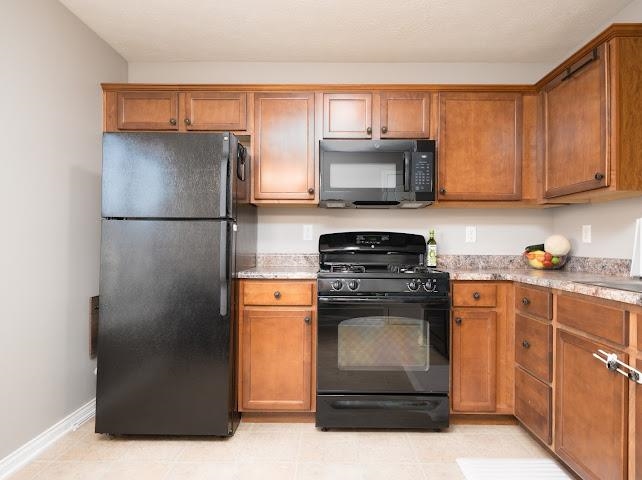 2133 Village Point Court, Owensboro, Kentucky 42303, 2 Bedrooms Bedrooms, ,2 BathroomsBathrooms,Single Family Residence,For Sale,Village Point Court,94160