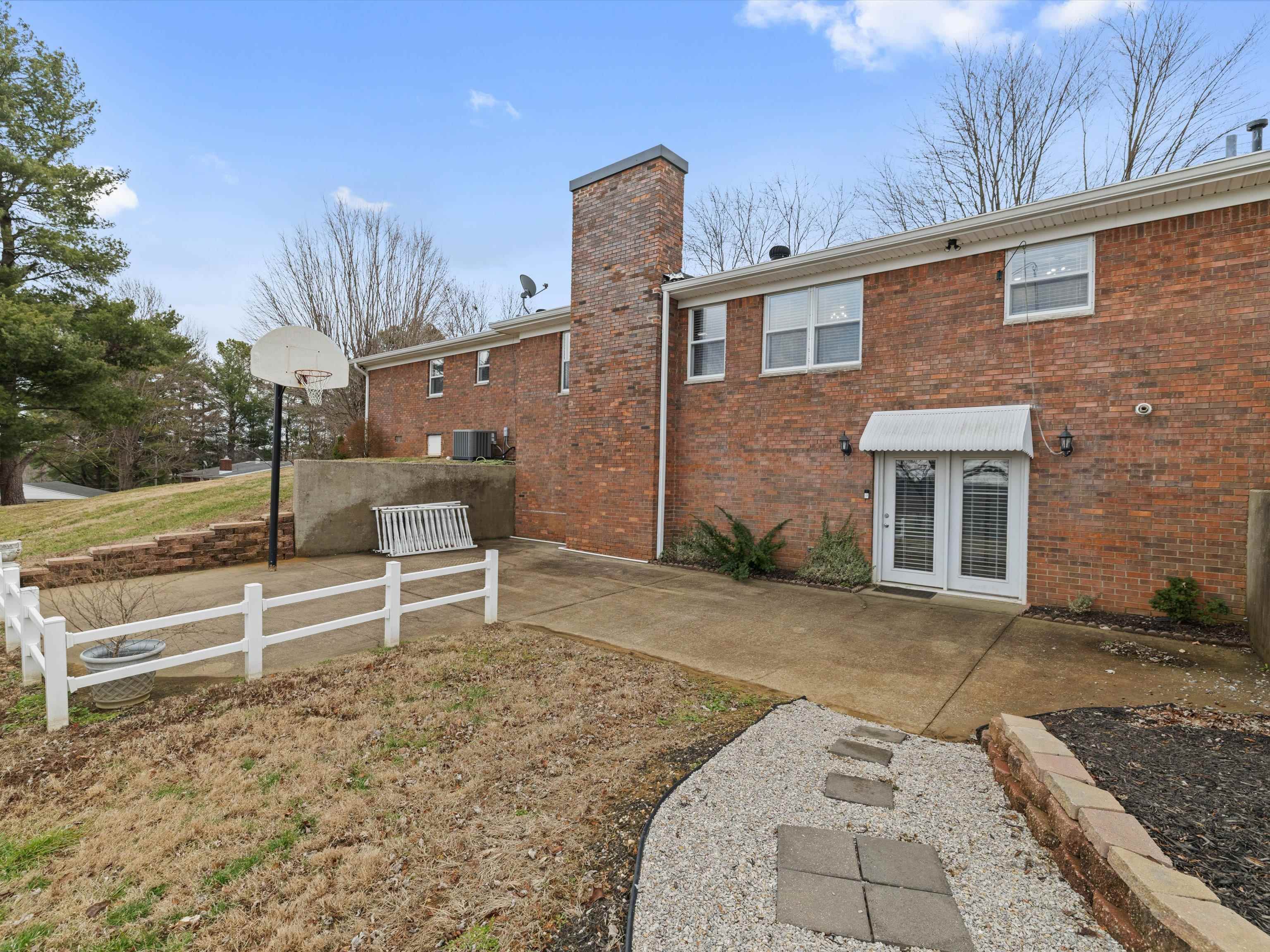 4121 Hayden Rd, Owensboro, Kentucky 42303, 3 Bedrooms Bedrooms, ,2 BathroomsBathrooms,Single Family Residence,For Sale,Hayden Rd,94181