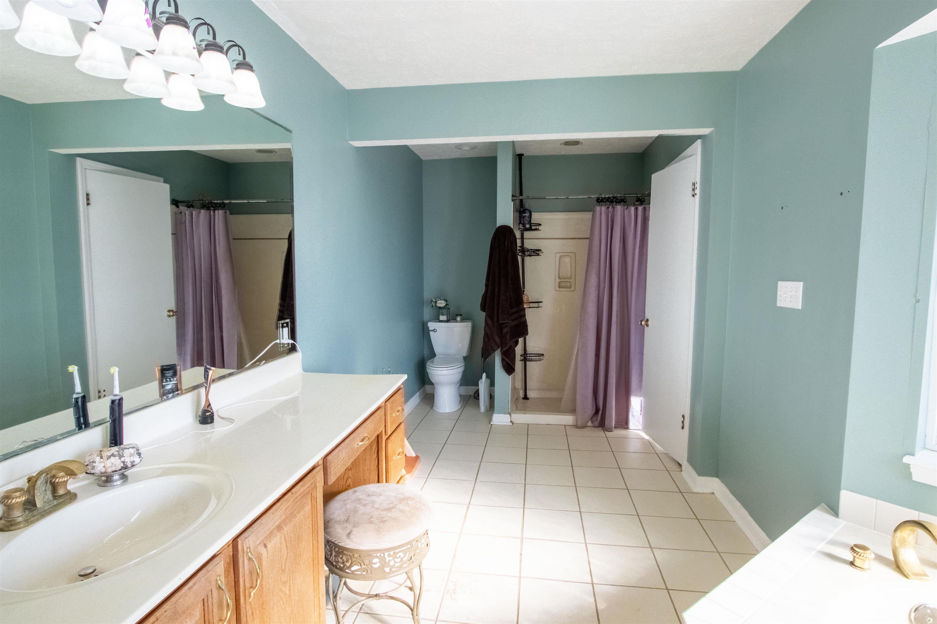 3765 Locust Hill Dr E, Owensboro, Kentucky 42303, 3 Bedrooms Bedrooms, ,2 BathroomsBathrooms,Single Family Residence,For Sale,Locust Hill Dr E,94182