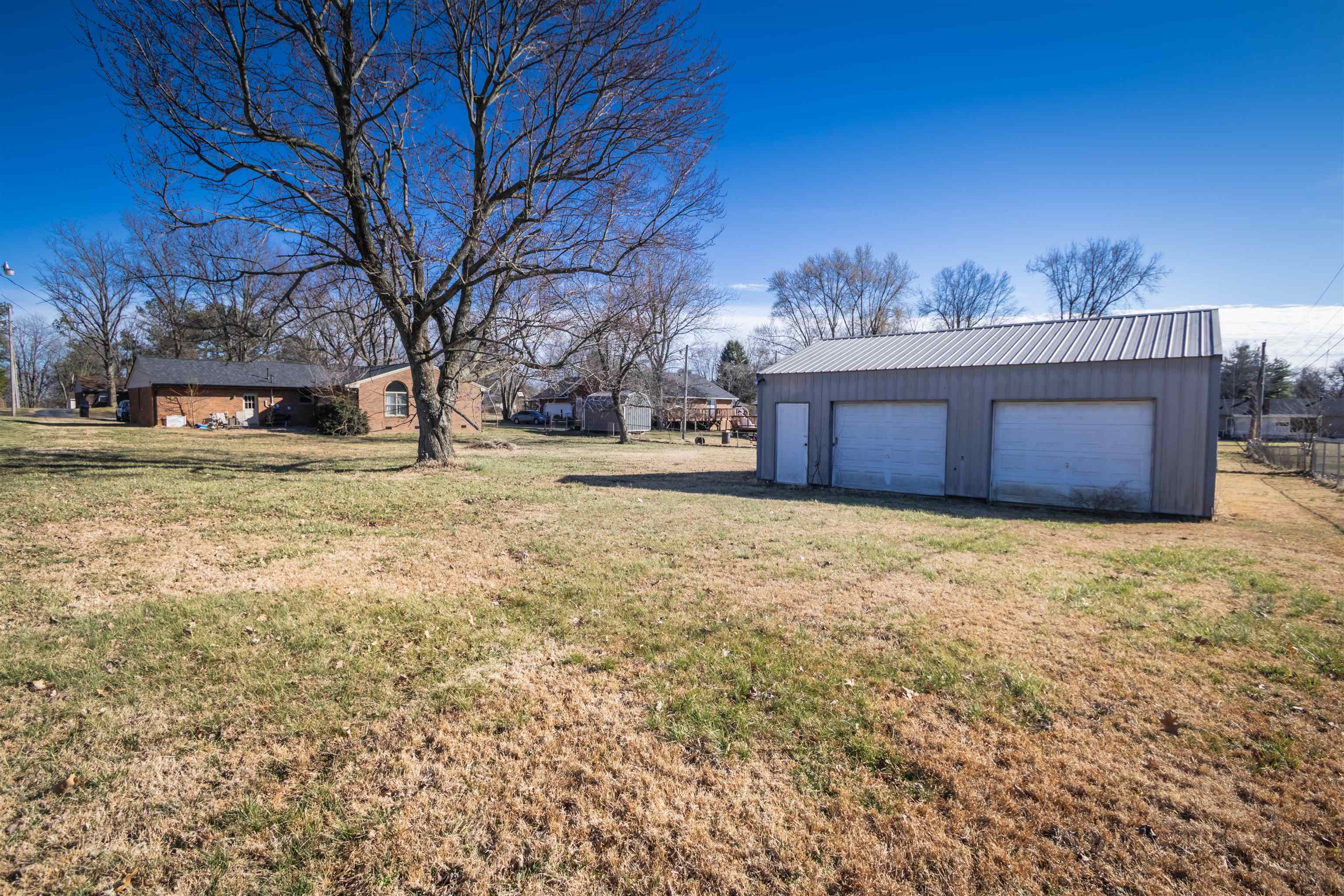 3765 Locust Hill Dr E, Owensboro, Kentucky 42303, 3 Bedrooms Bedrooms, ,2 BathroomsBathrooms,Single Family Residence,For Sale,Locust Hill Dr E,94182