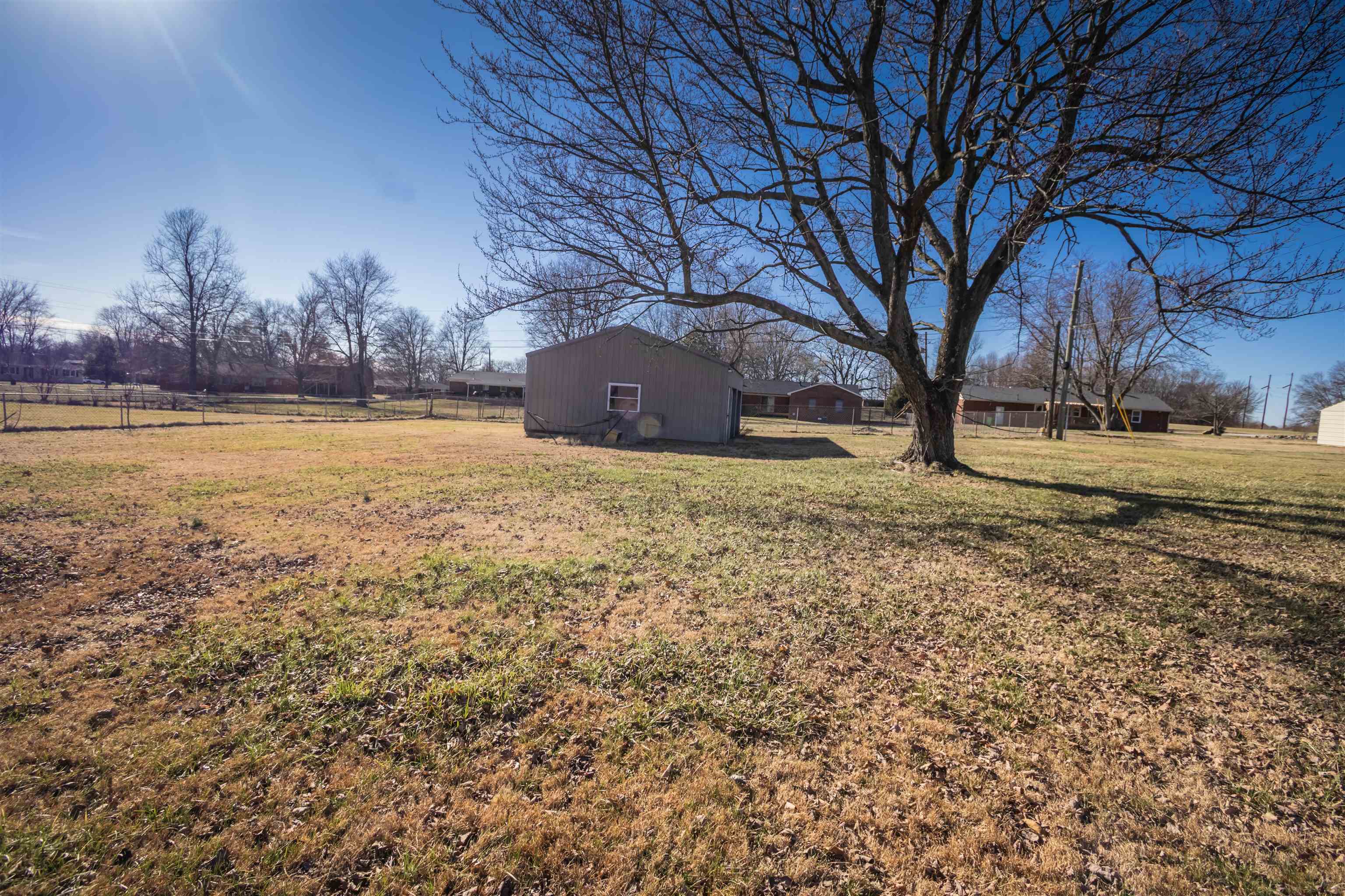 3765 Locust Hill Dr E, Owensboro, Kentucky 42303, 3 Bedrooms Bedrooms, ,2 BathroomsBathrooms,Single Family Residence,For Sale,Locust Hill Dr E,94182